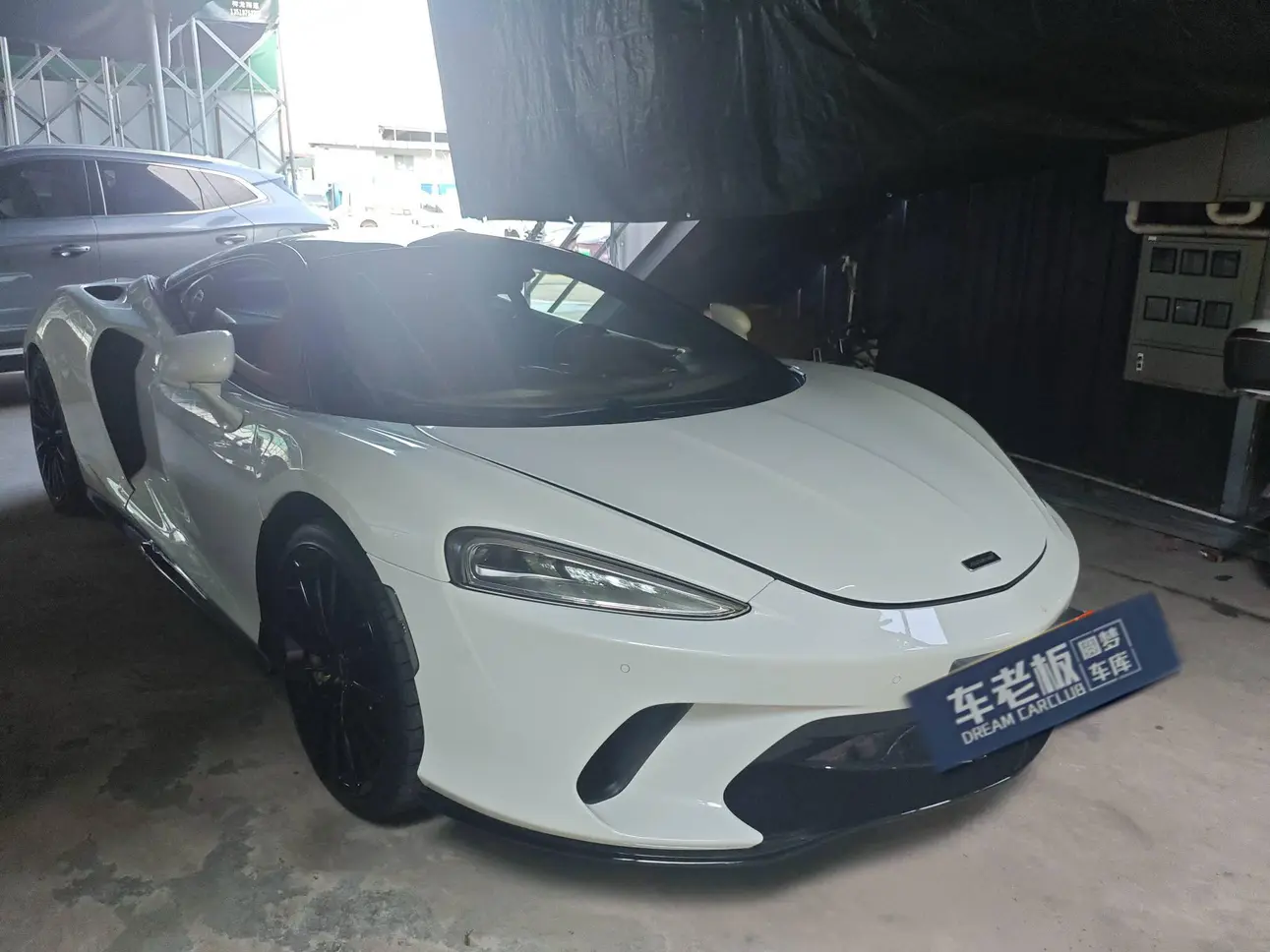 McLaren GT