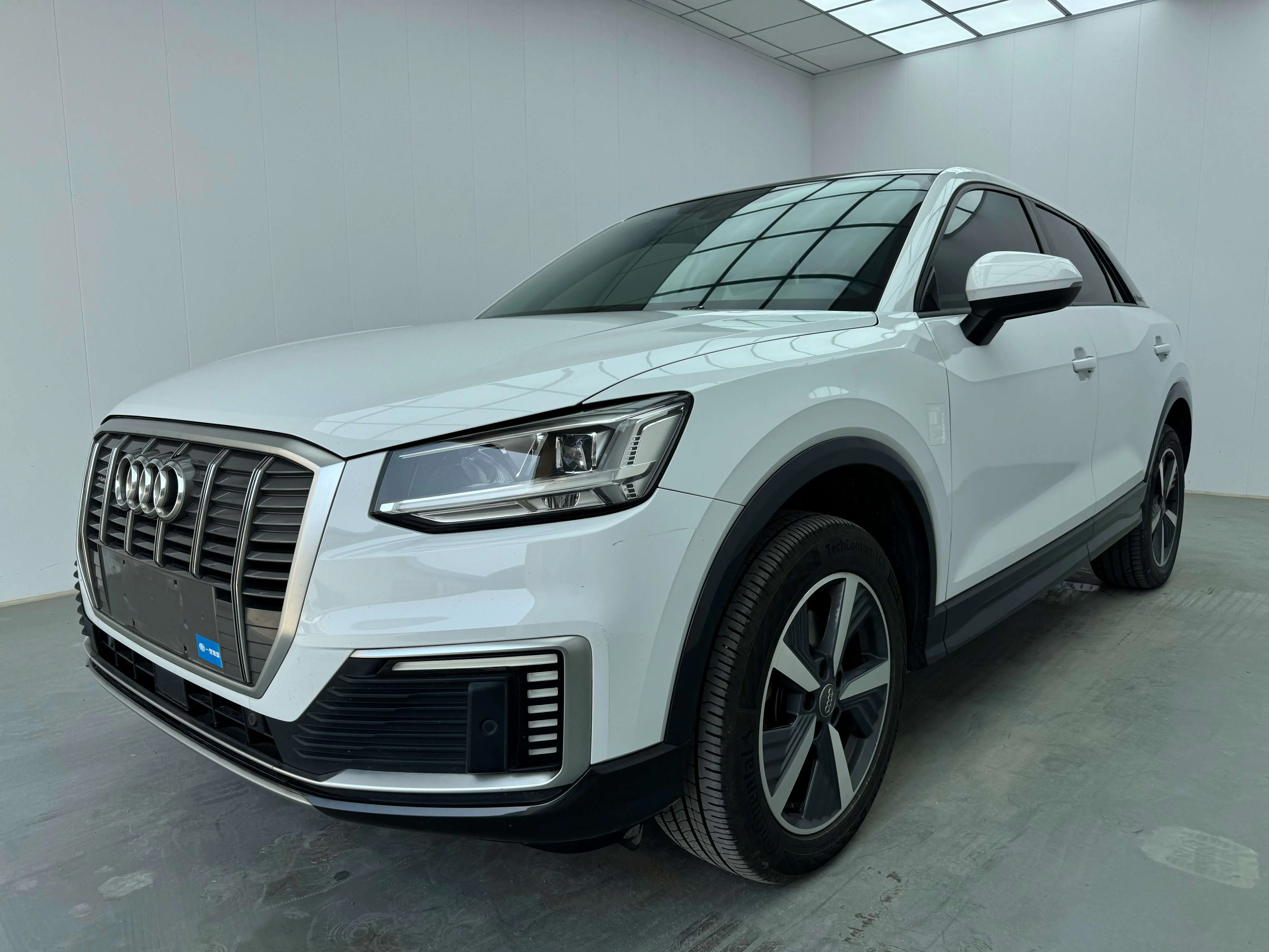 Audi Q2L e-tron  из Китая