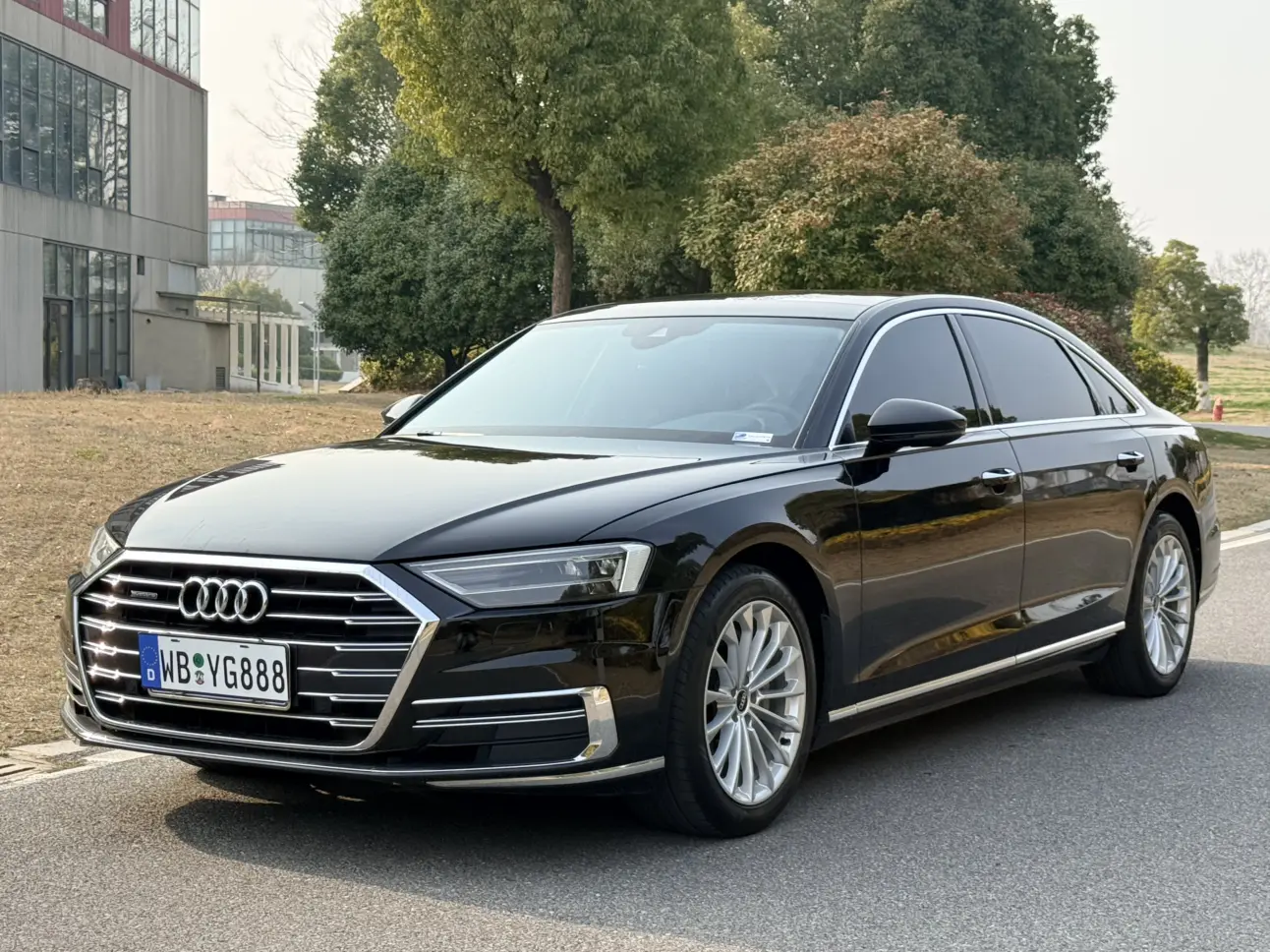 Audi A8  из Китая