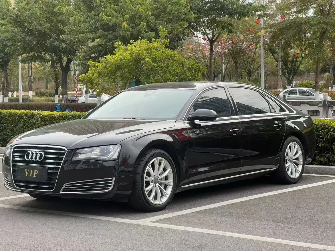 Audi A8  из Китая