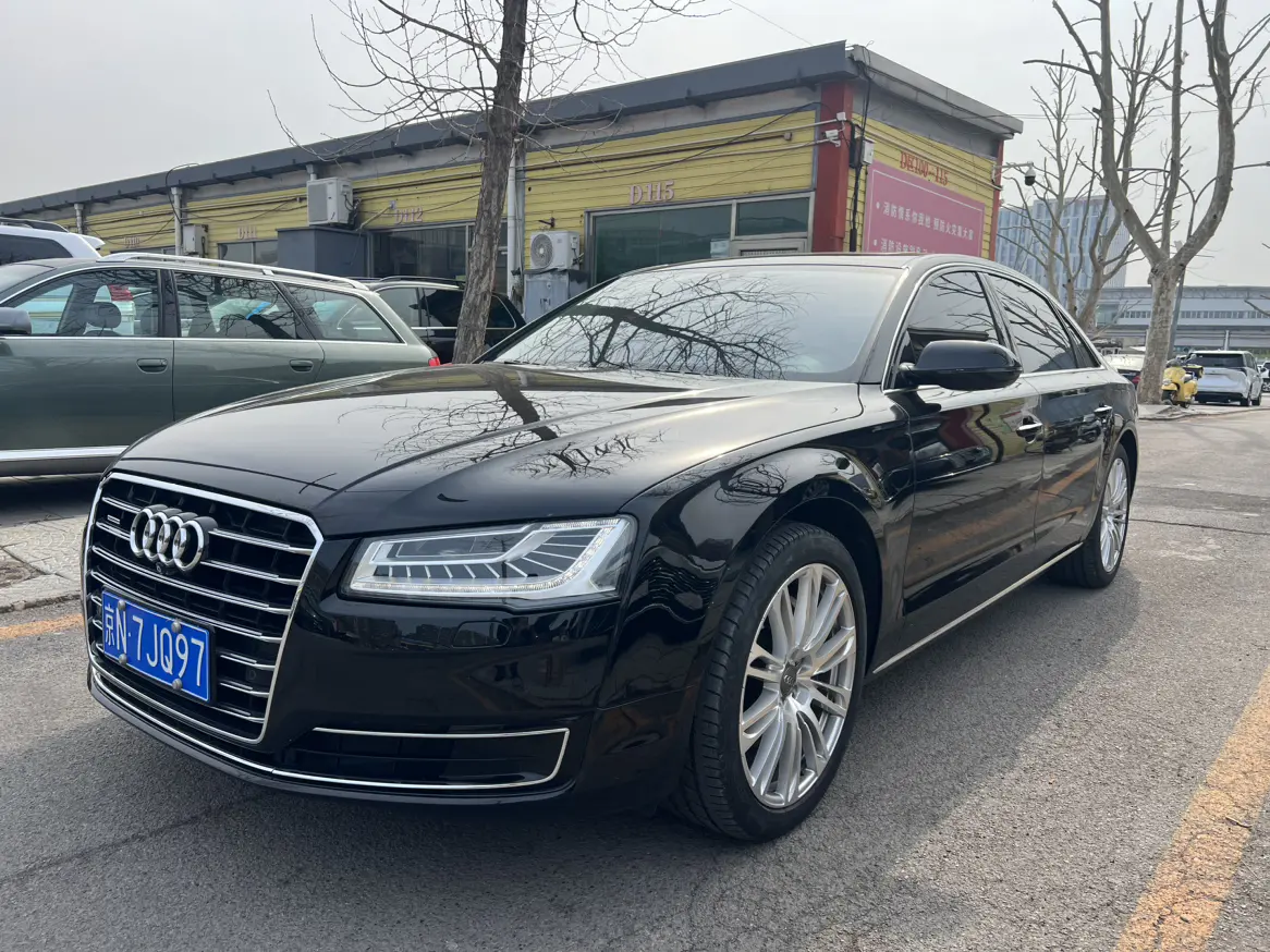 Audi A8