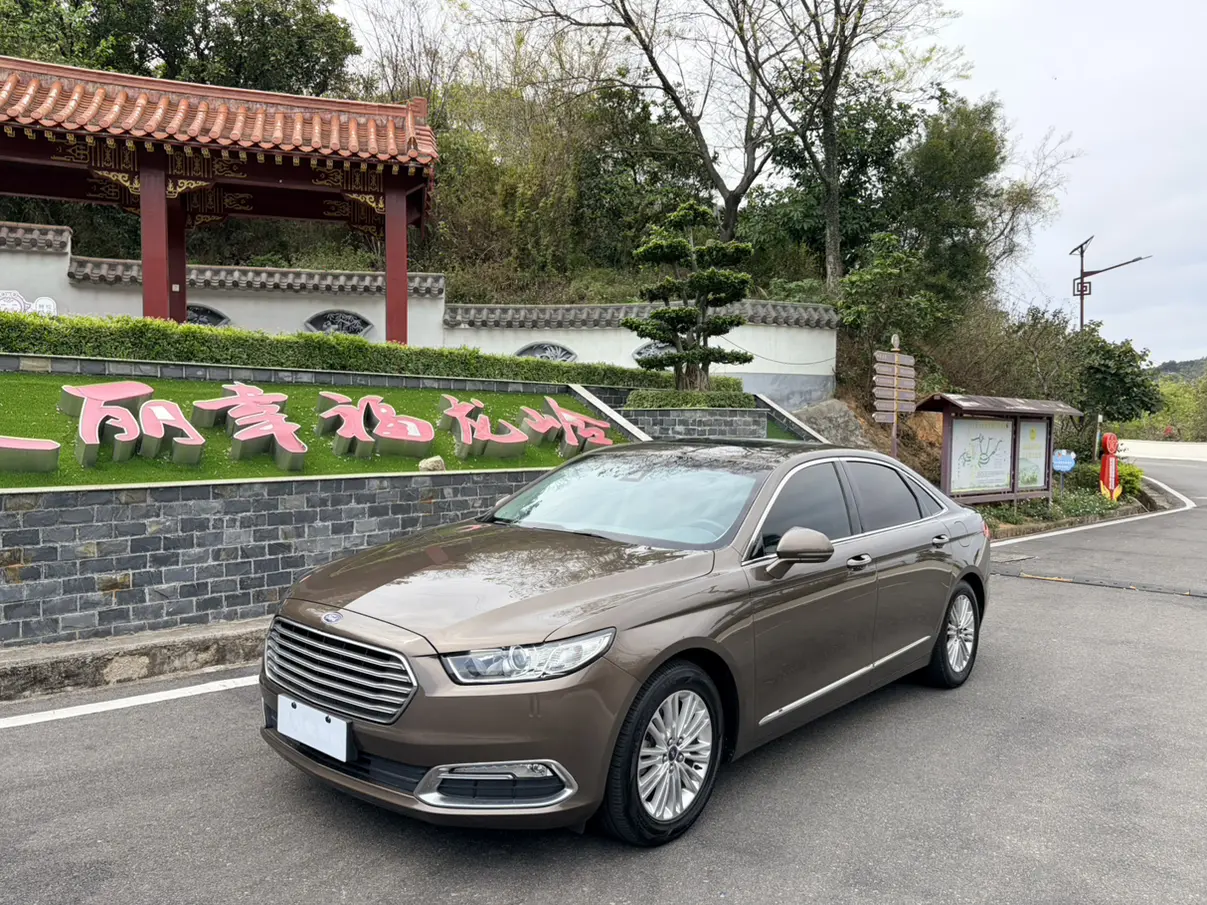 Ford Taurus