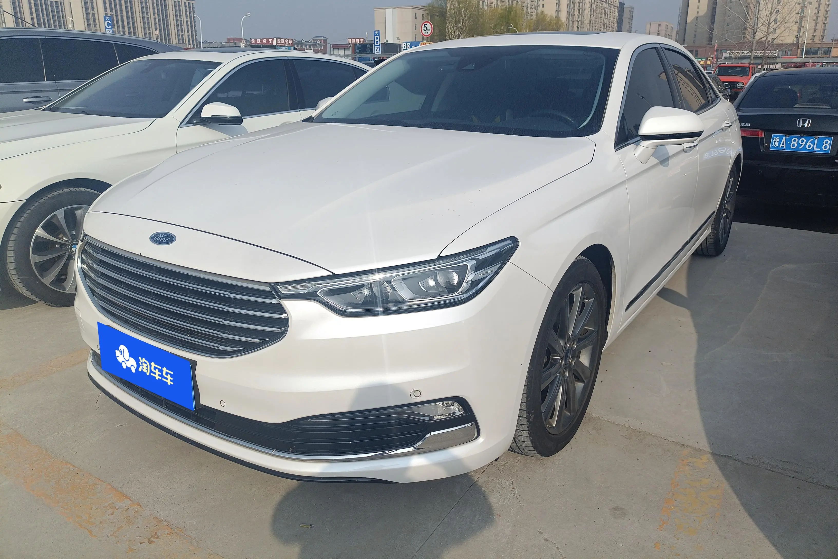 Ford Taurus