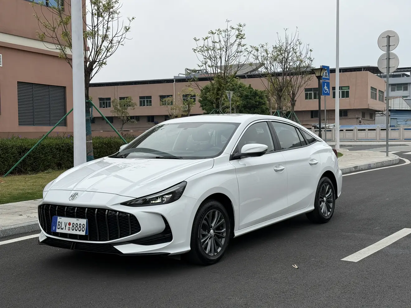 MG 5