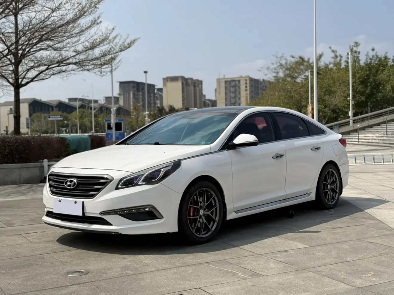 Hyundai Sonata nine