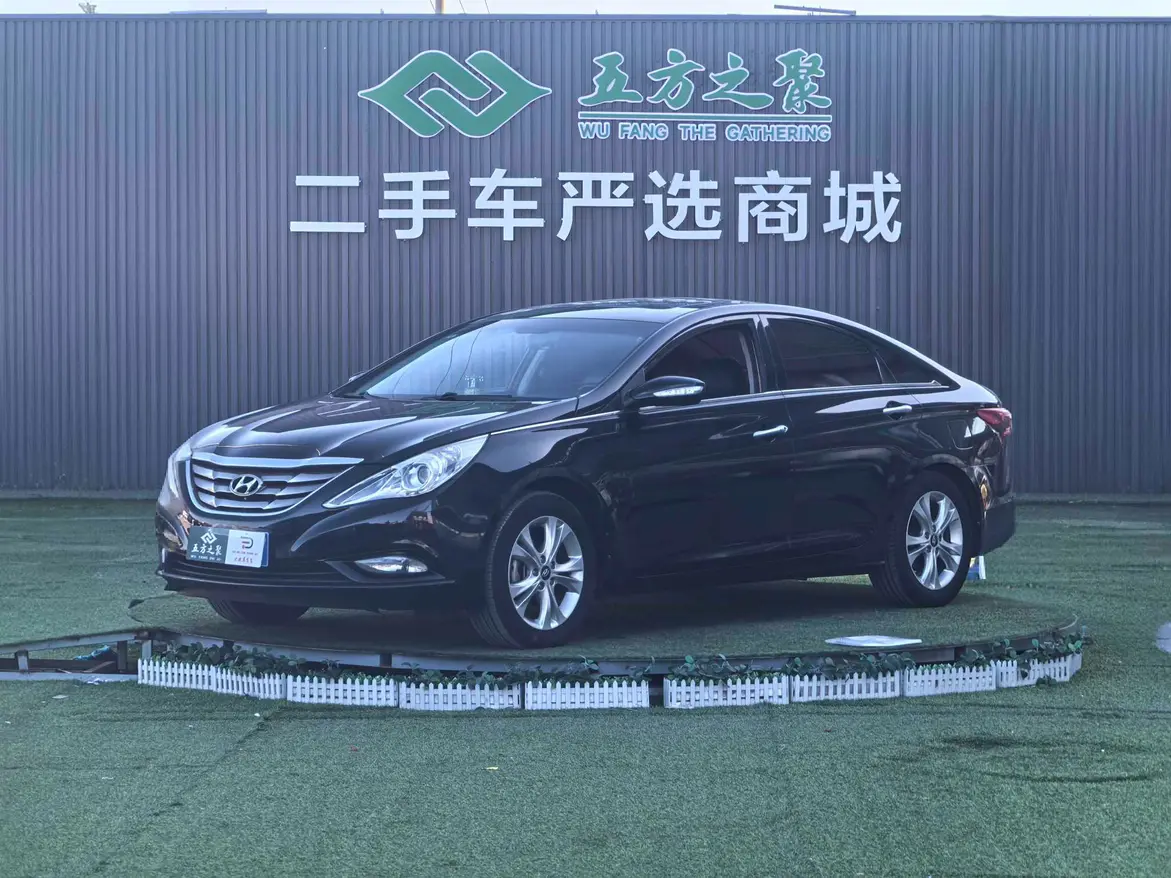 Hyundai Sonata eight