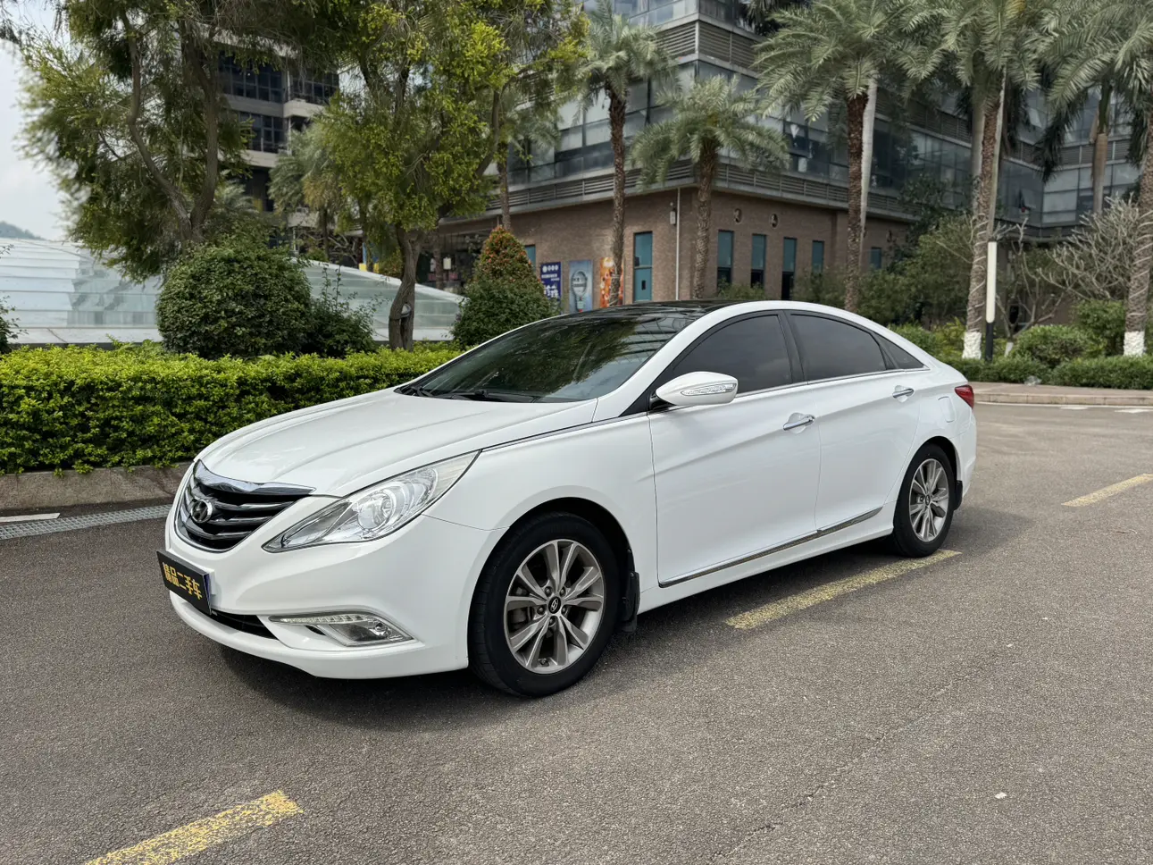 Hyundai Sonata eight