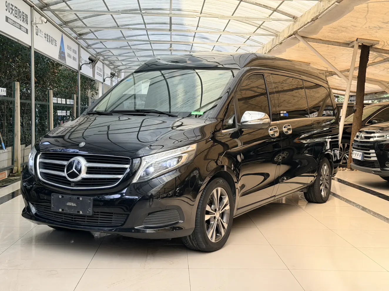 Mercedes-Benz Mercedes Benz V Class  из Китая