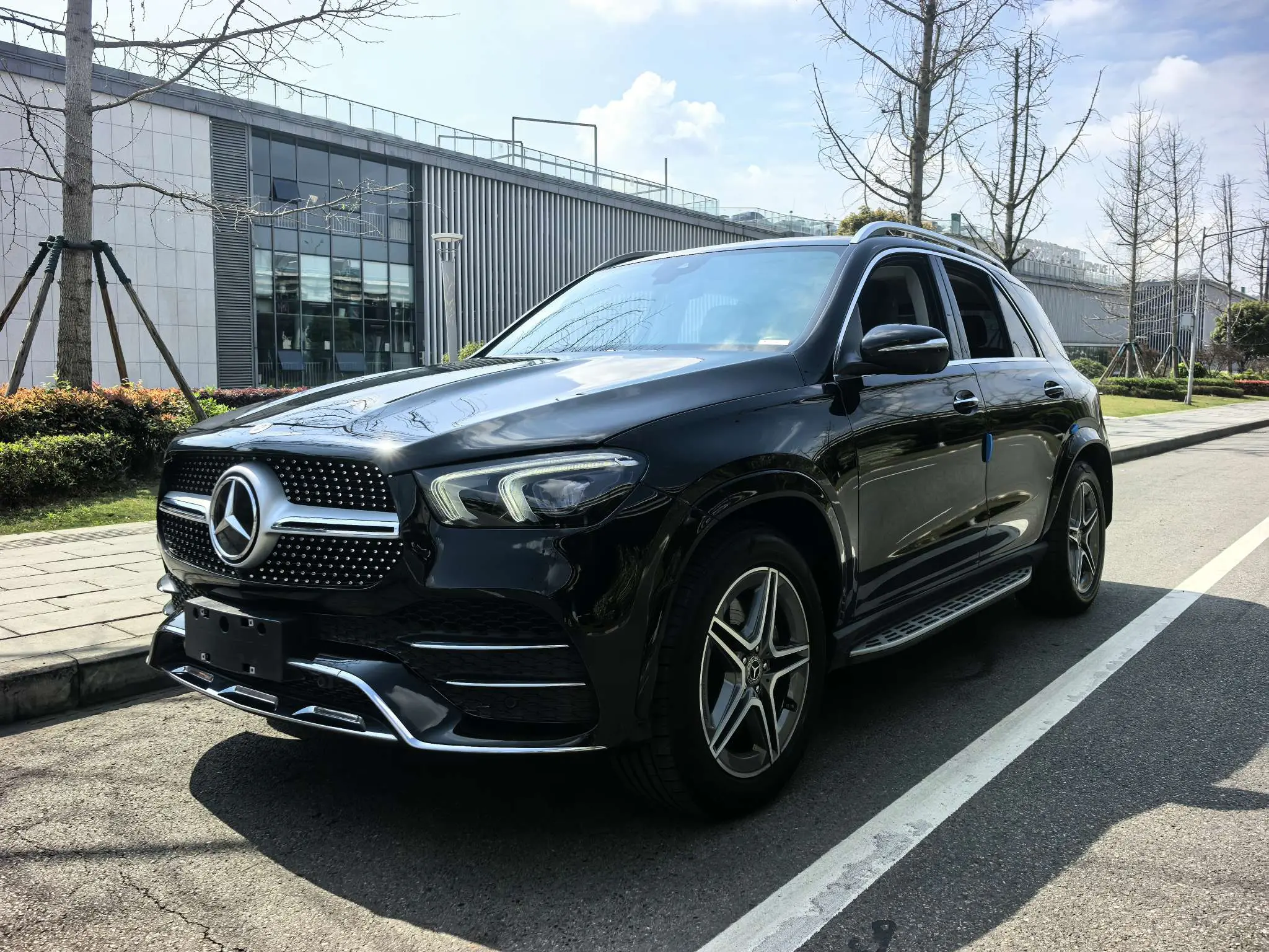 Mercedes-Benz GLE (Imported)
