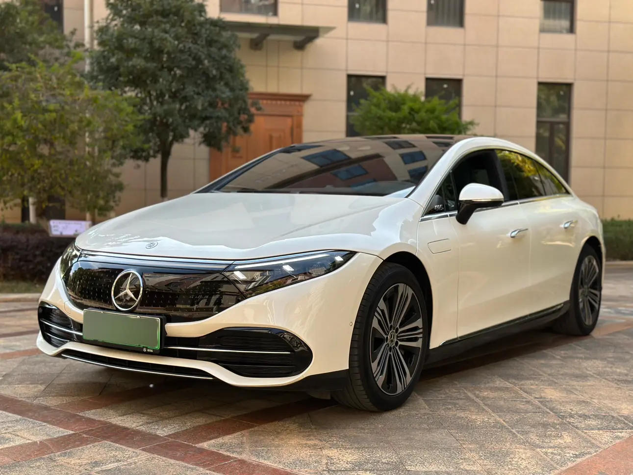 Mercedes-Benz EQS  из Китая