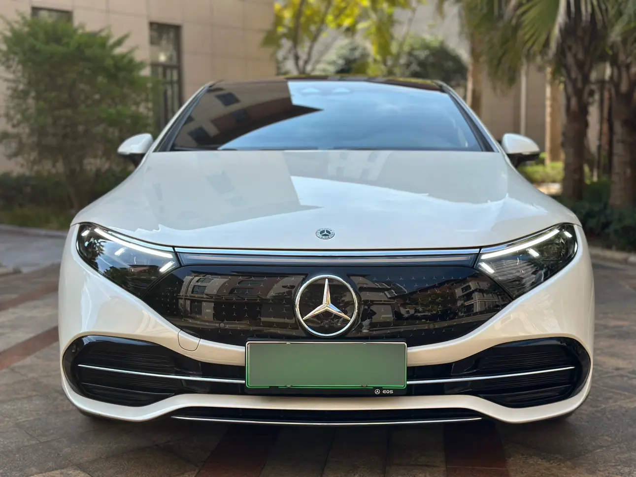 Mercedes-Benz EQS  из Китая