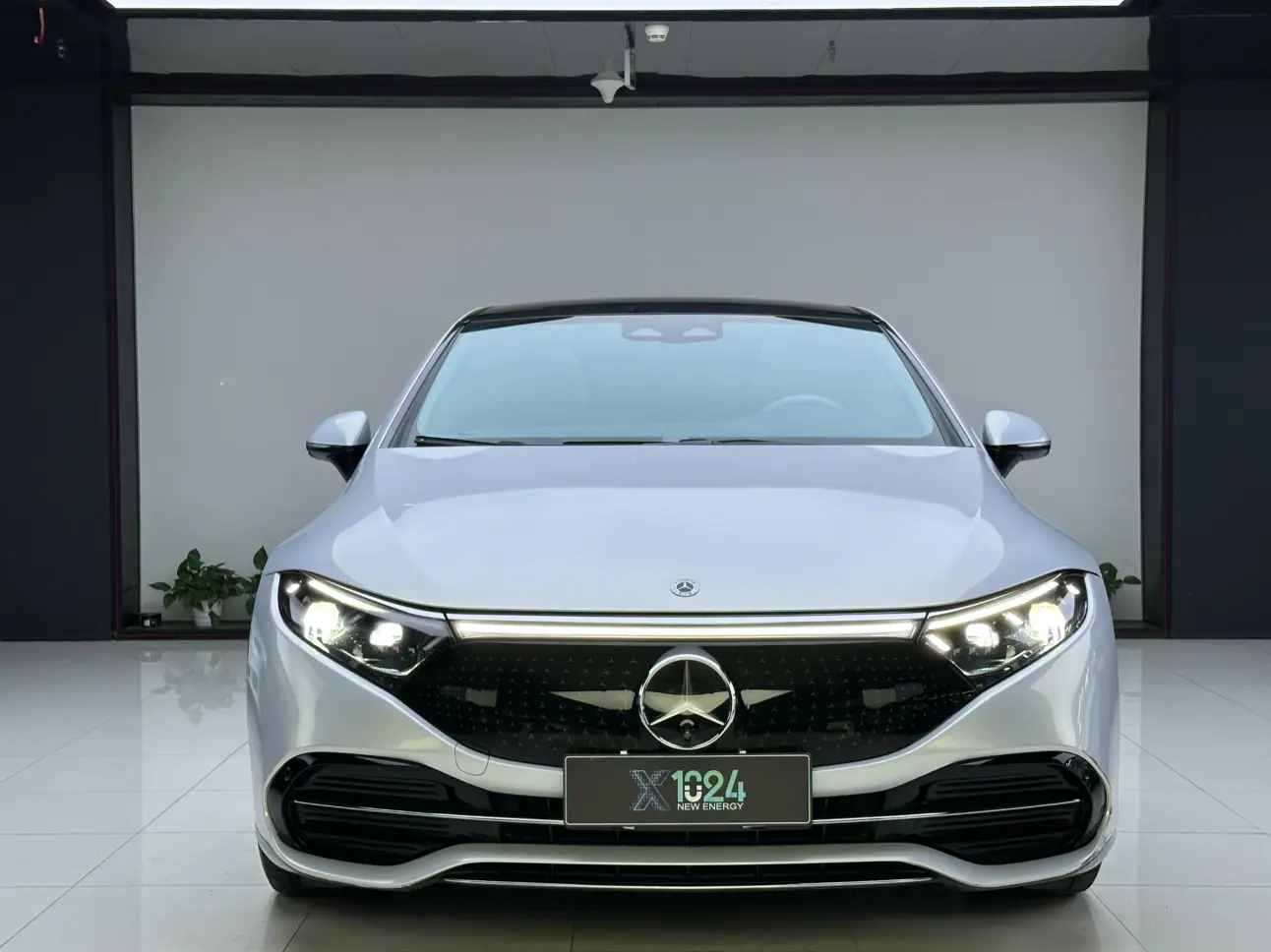 Mercedes-Benz EQS  из Китая