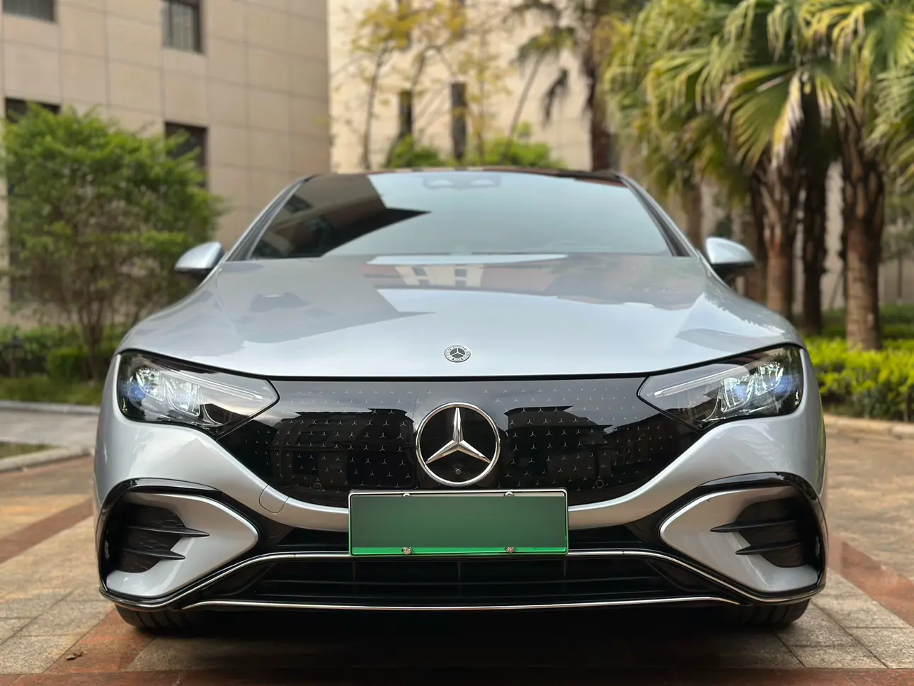 Mercedes-Benz EQE  из Китая