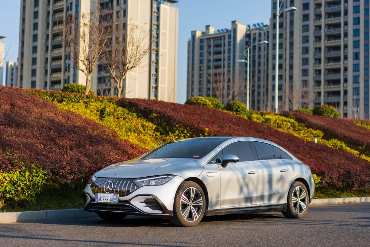 Mercedes-Benz EQE  из Китая