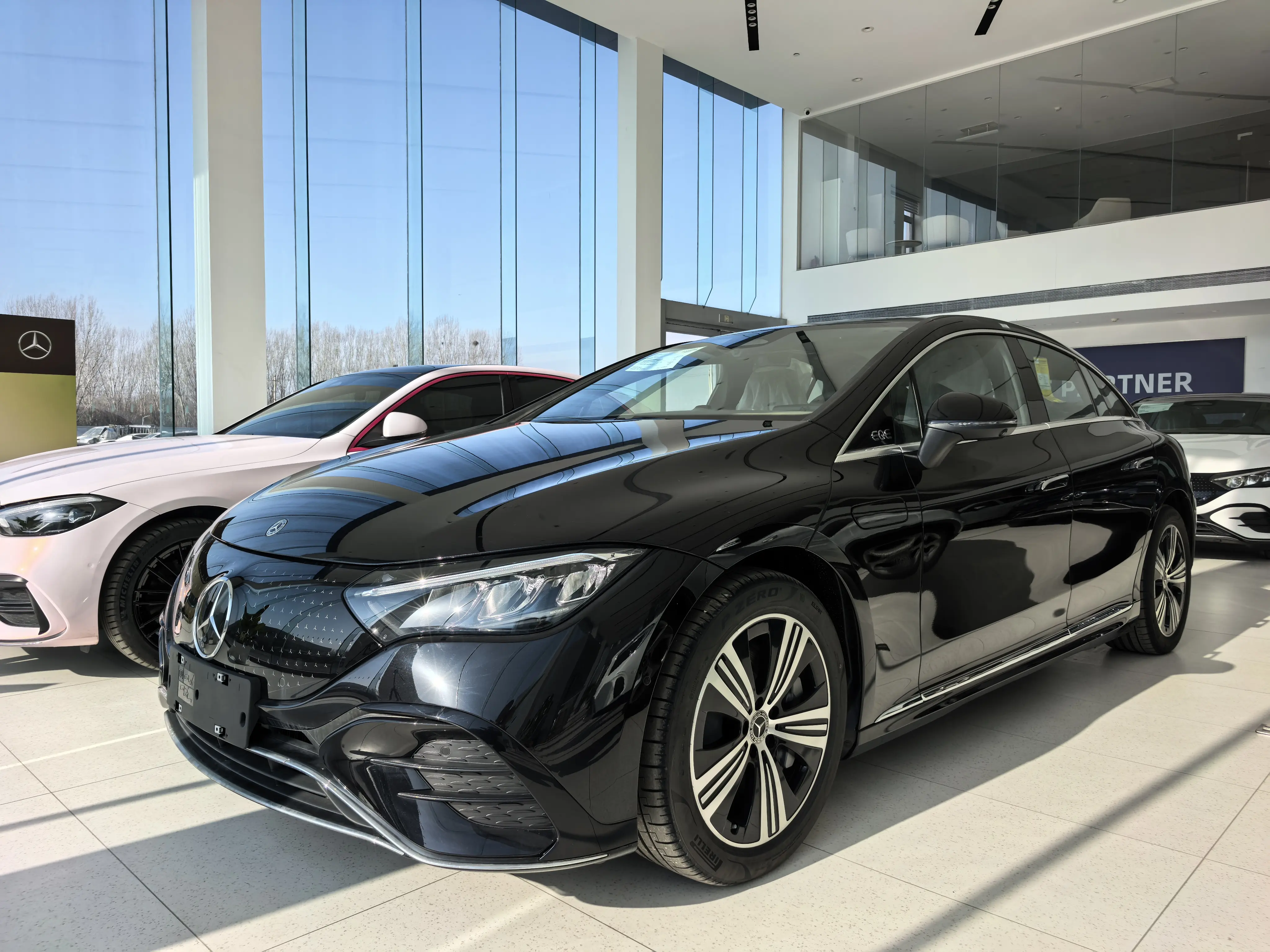 Mercedes-Benz EQE  из Китая