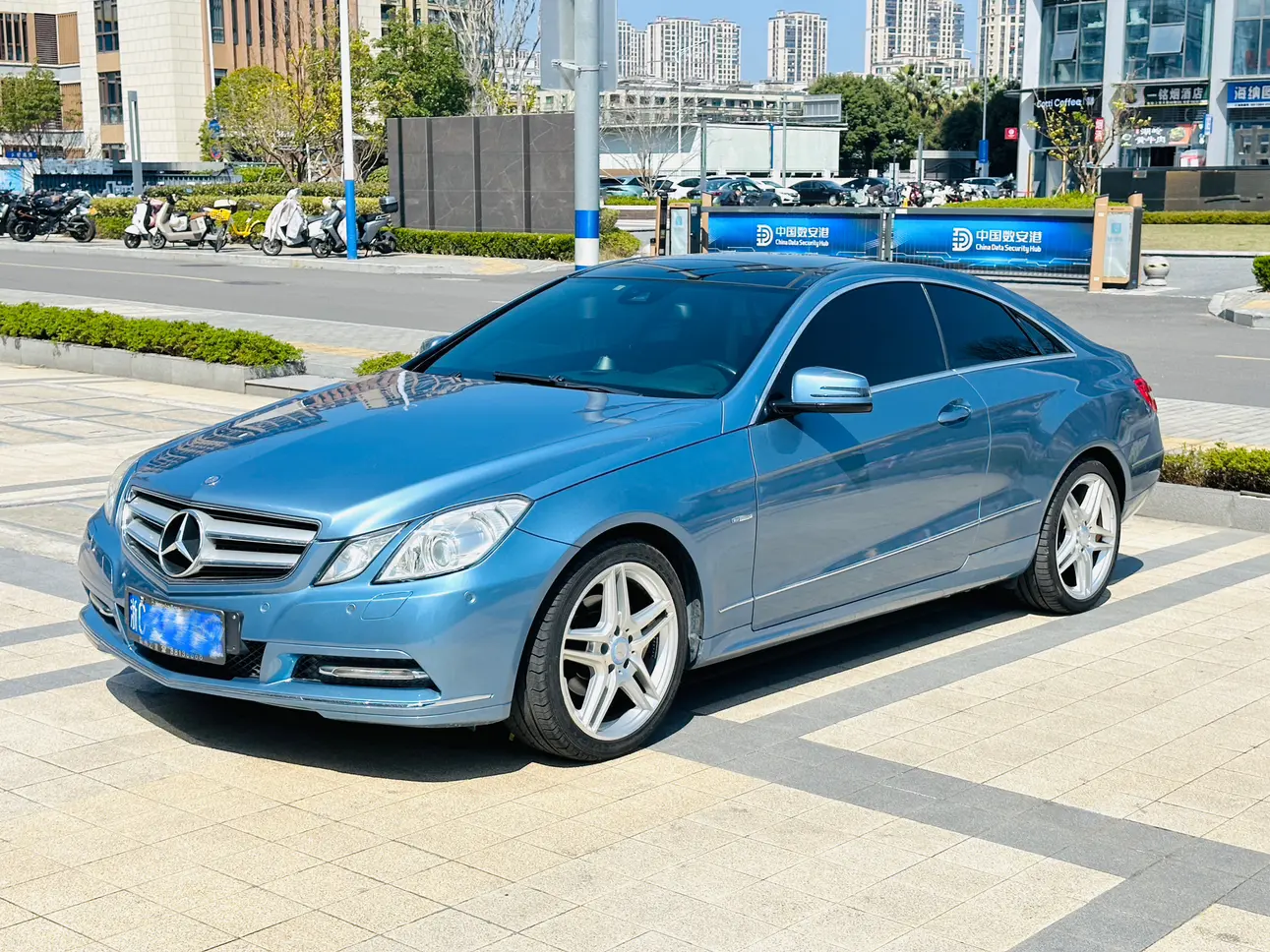Mercedes-Benz E-Class  из Китая