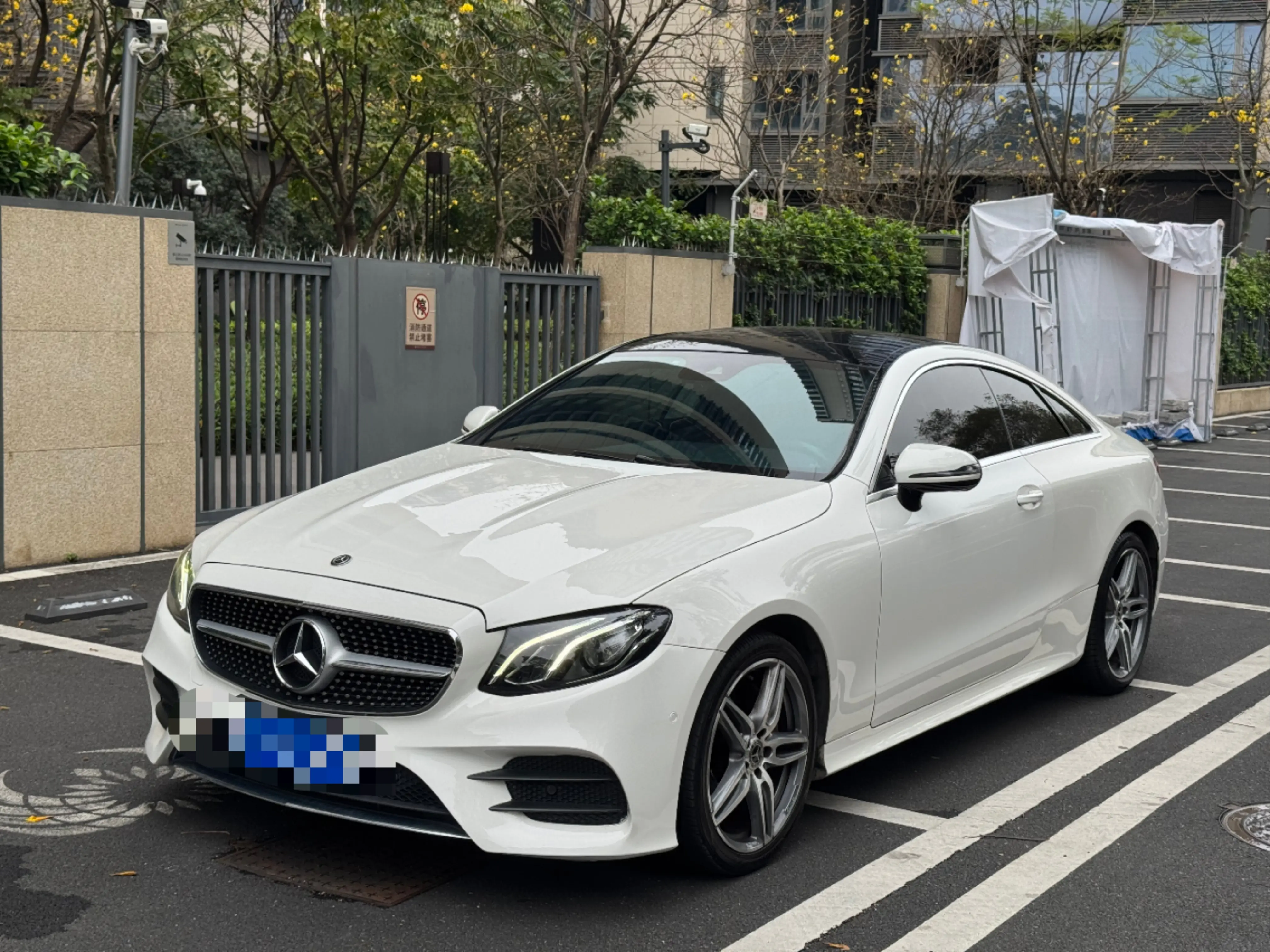 Mercedes-Benz E-Class  из Китая