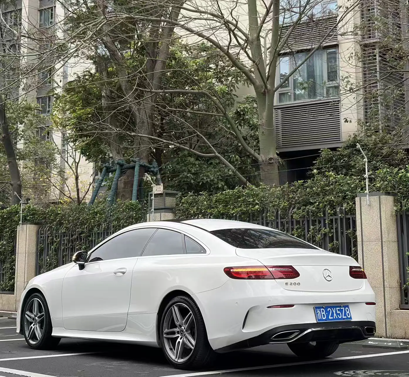 Mercedes-Benz E-Class  из Китая