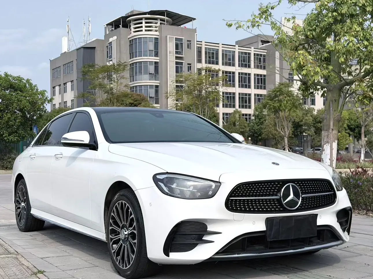 Mercedes-Benz E-Class  из Китая