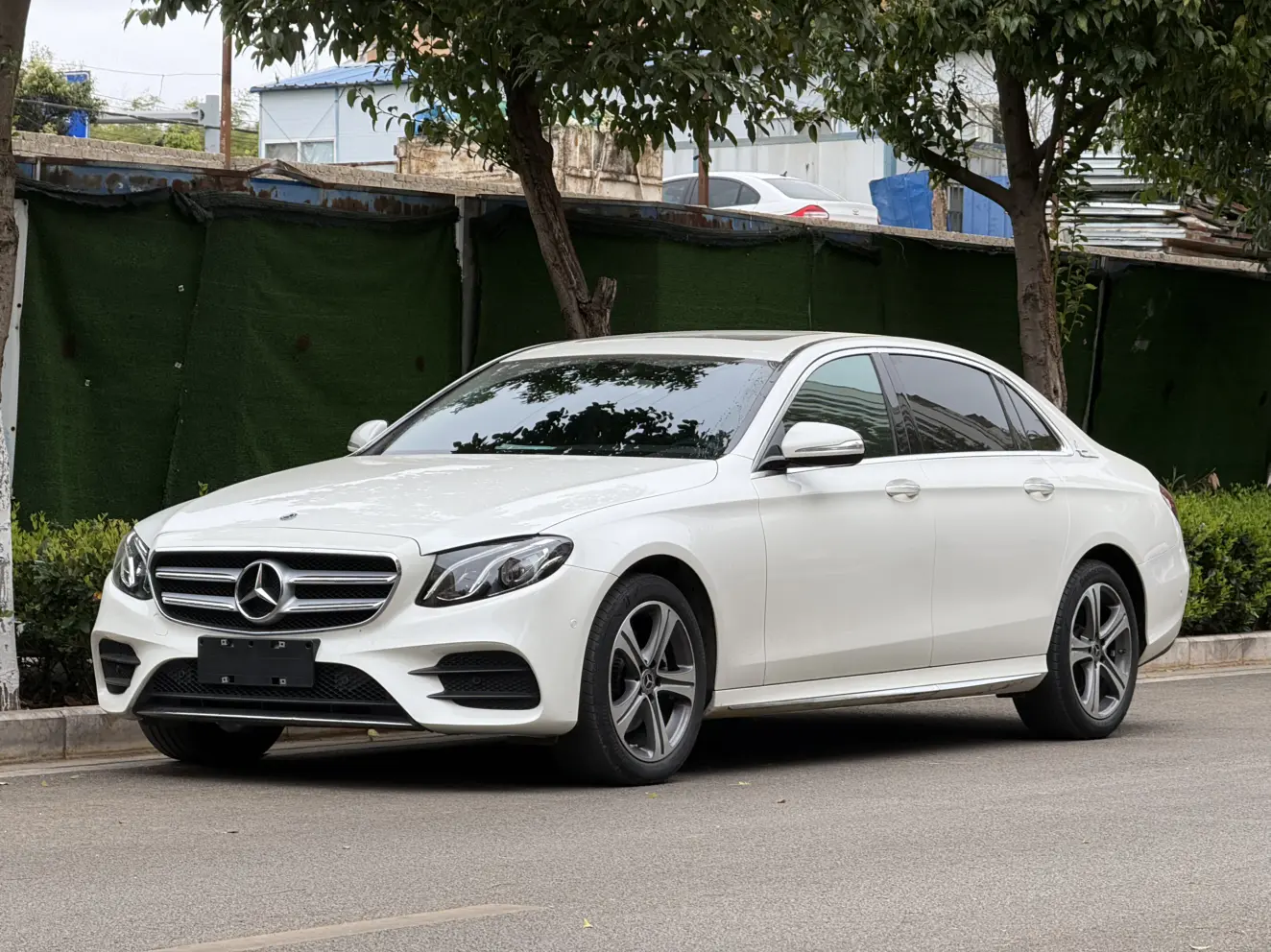 Mercedes-Benz E-Class  из Китая