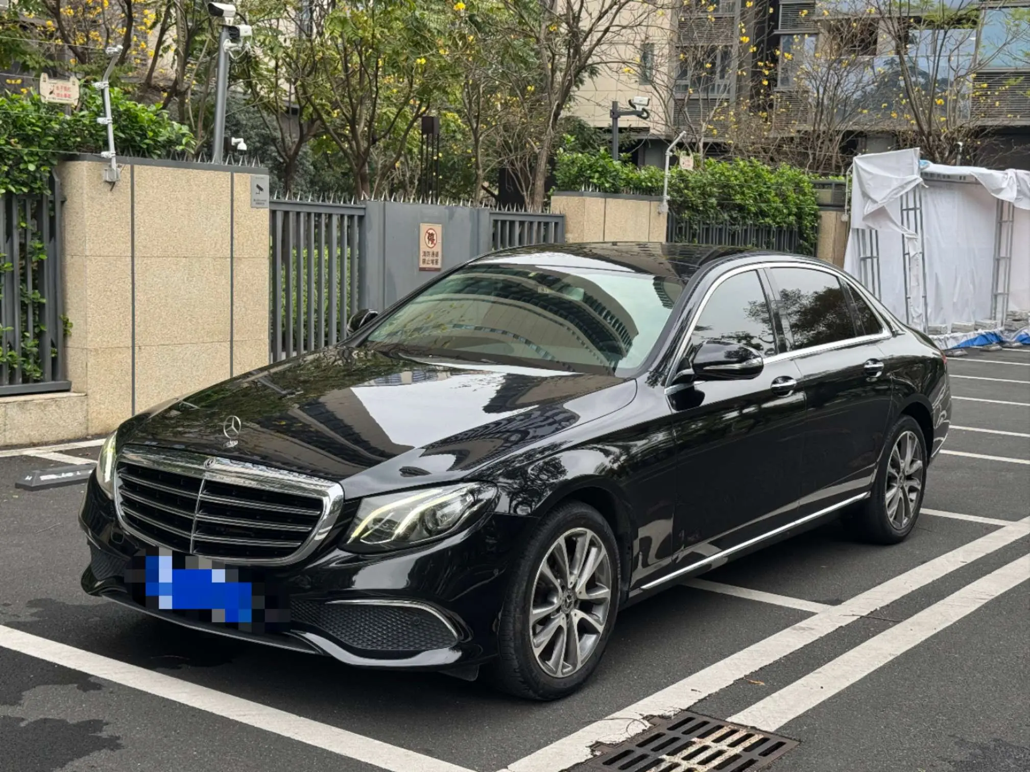 Mercedes-Benz E-Class  из Китая