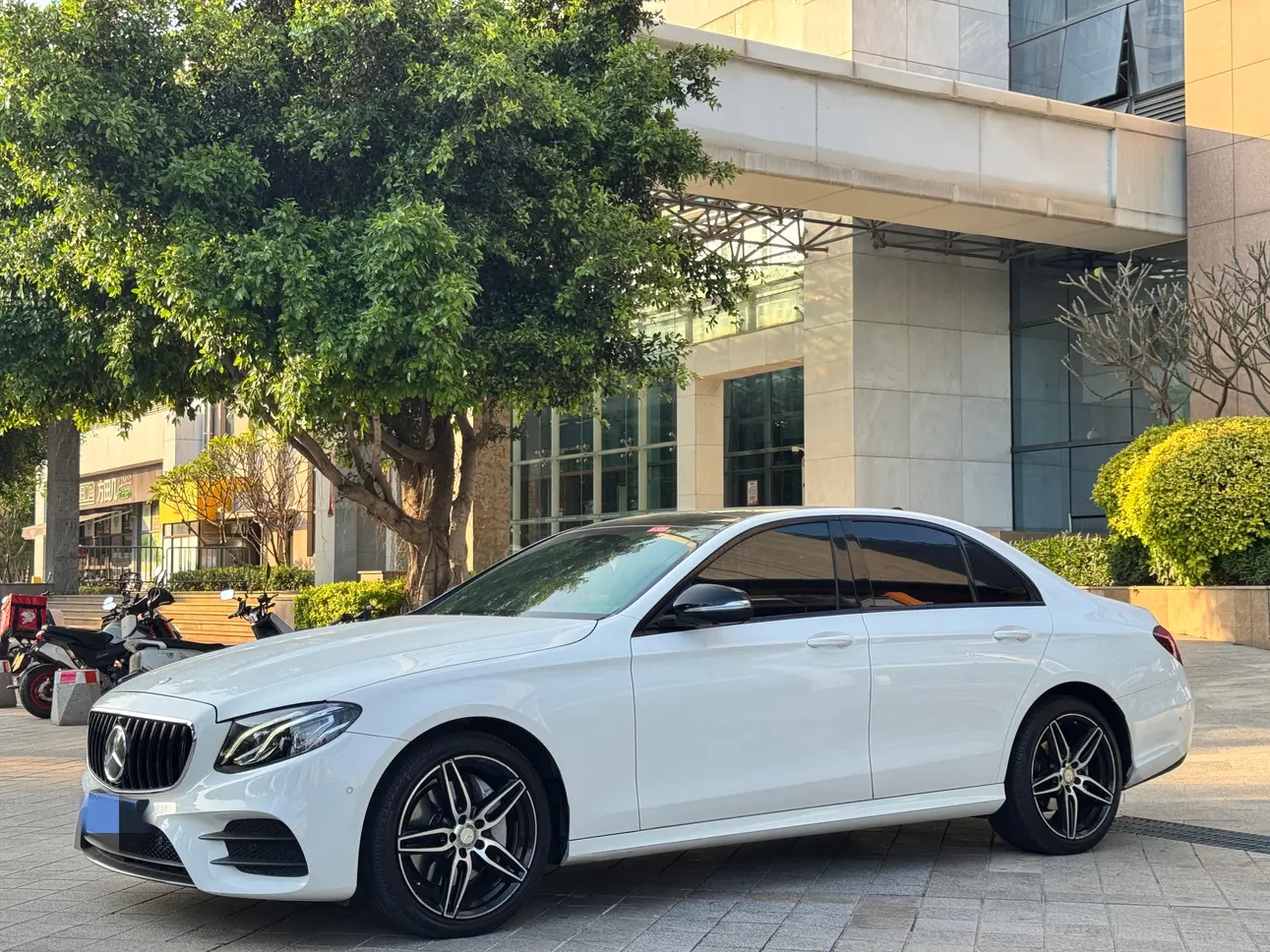 Mercedes-Benz E-Class  из Китая