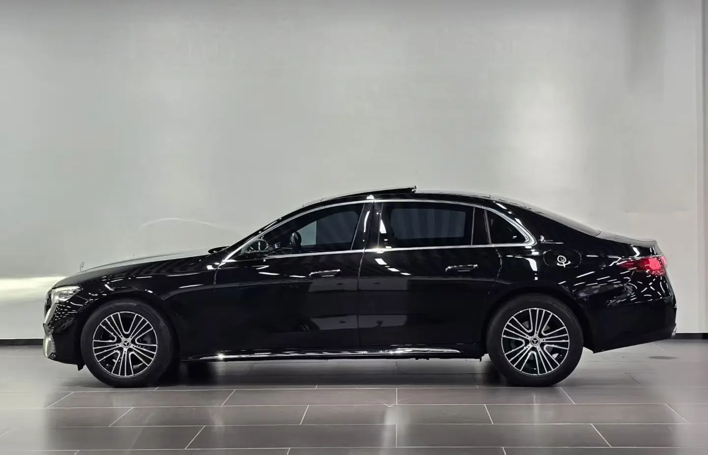 Mercedes-Benz E-Class  из Китая