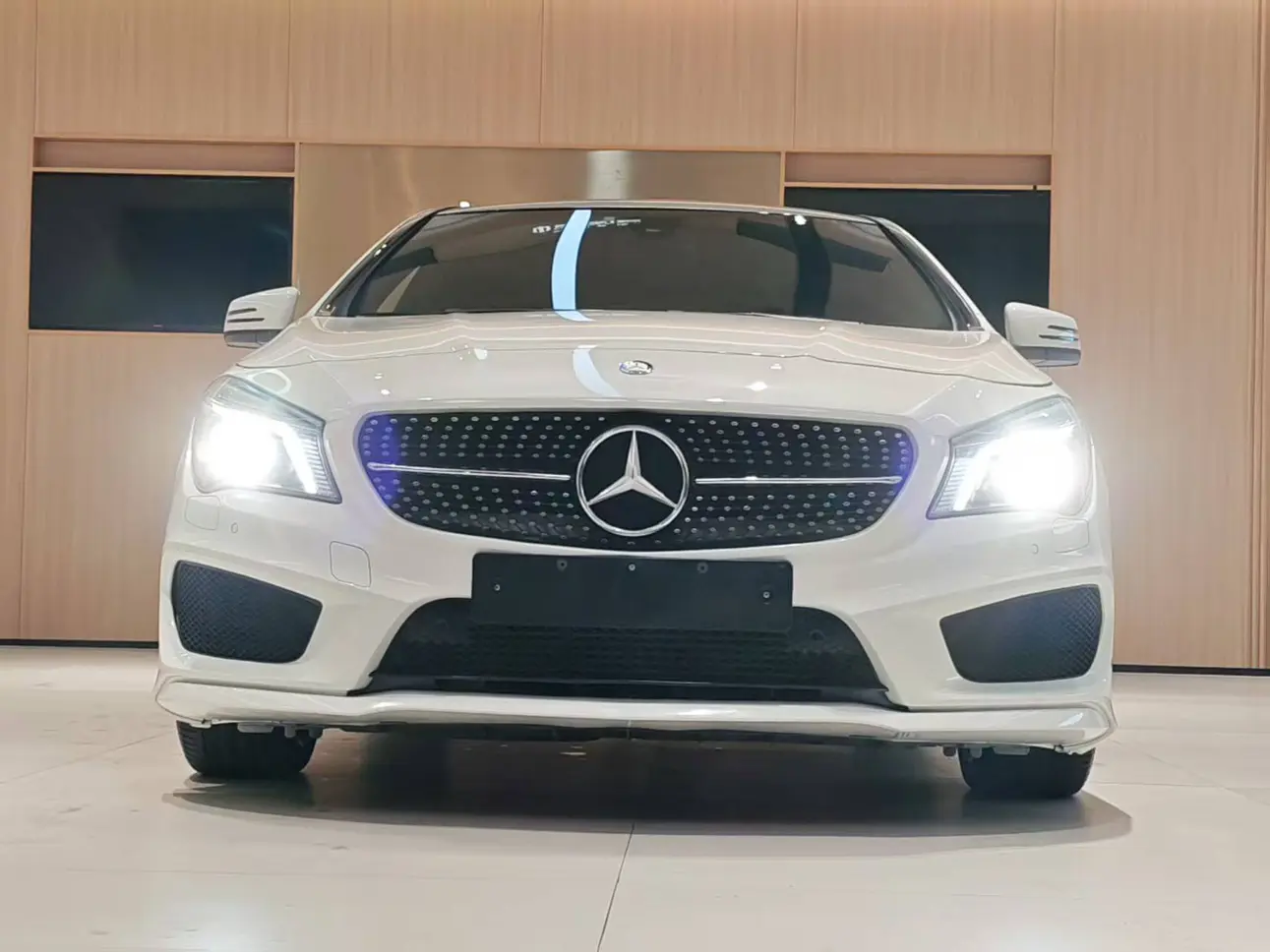 Mercedes-Benz CLA (Imported)  из Китая