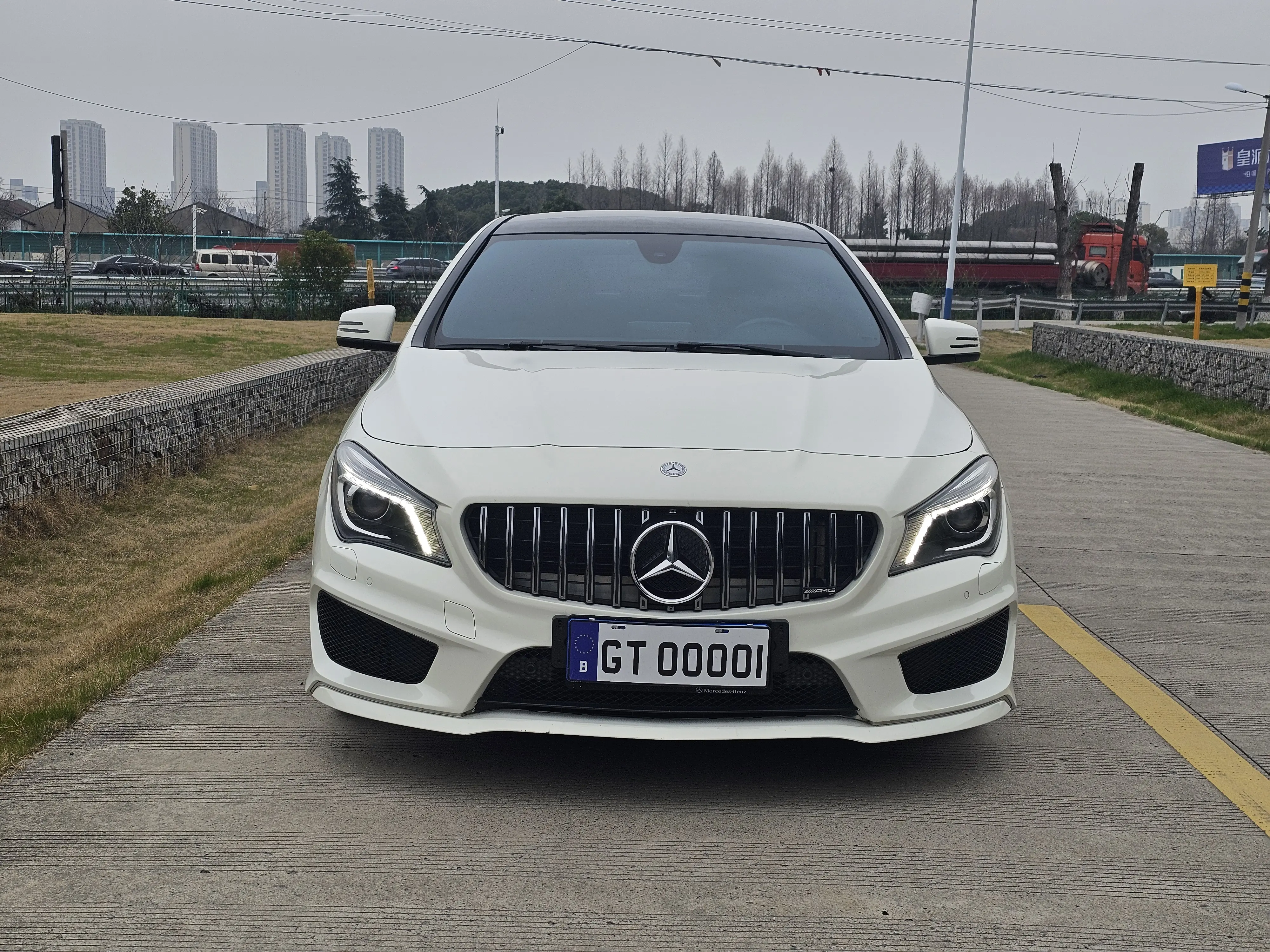 Mercedes-Benz CLA (Imported)  из Китая