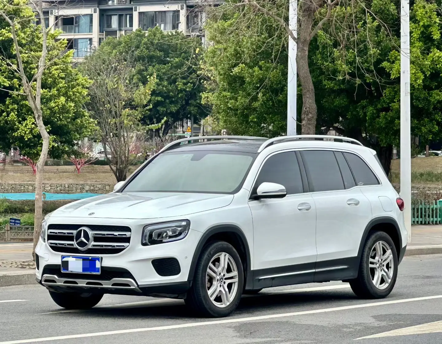 Mercedes-Benz GLB  из Китая