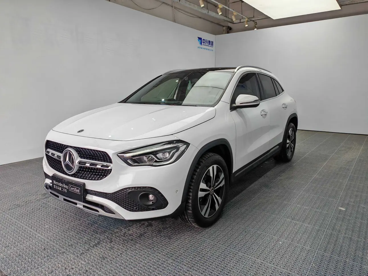 Mercedes-Benz GLA  из Китая