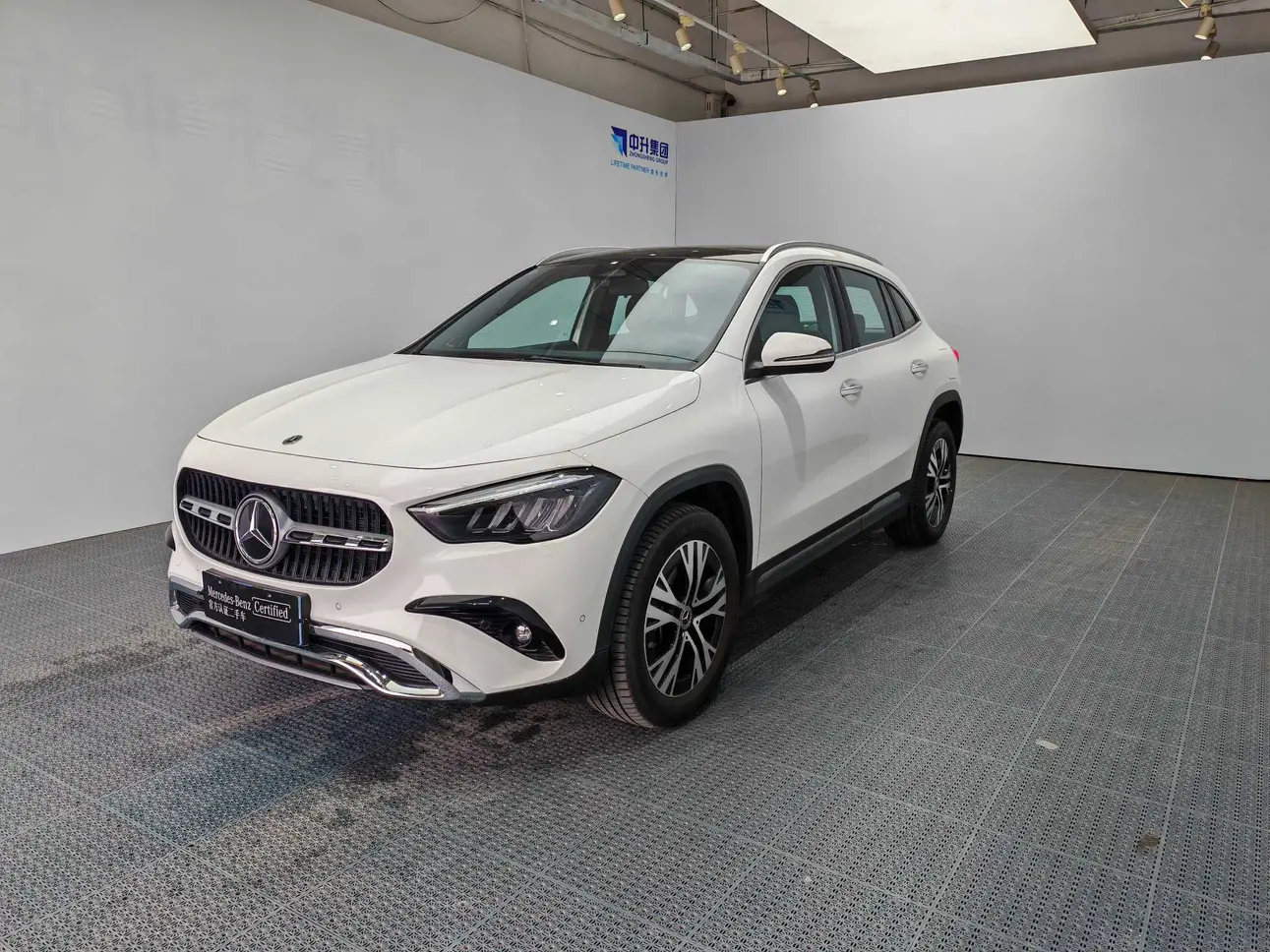 Mercedes-Benz GLA  из Китая