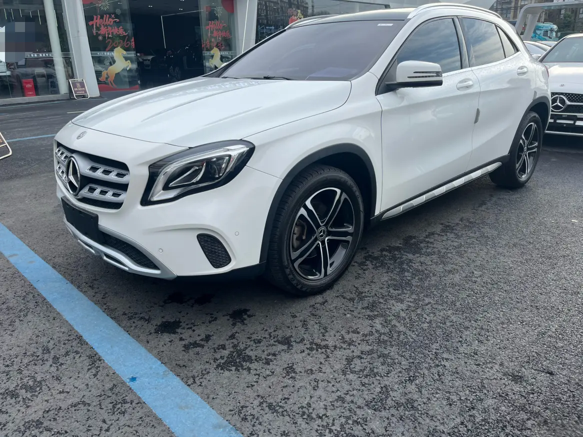 Mercedes-Benz GLA  из Китая