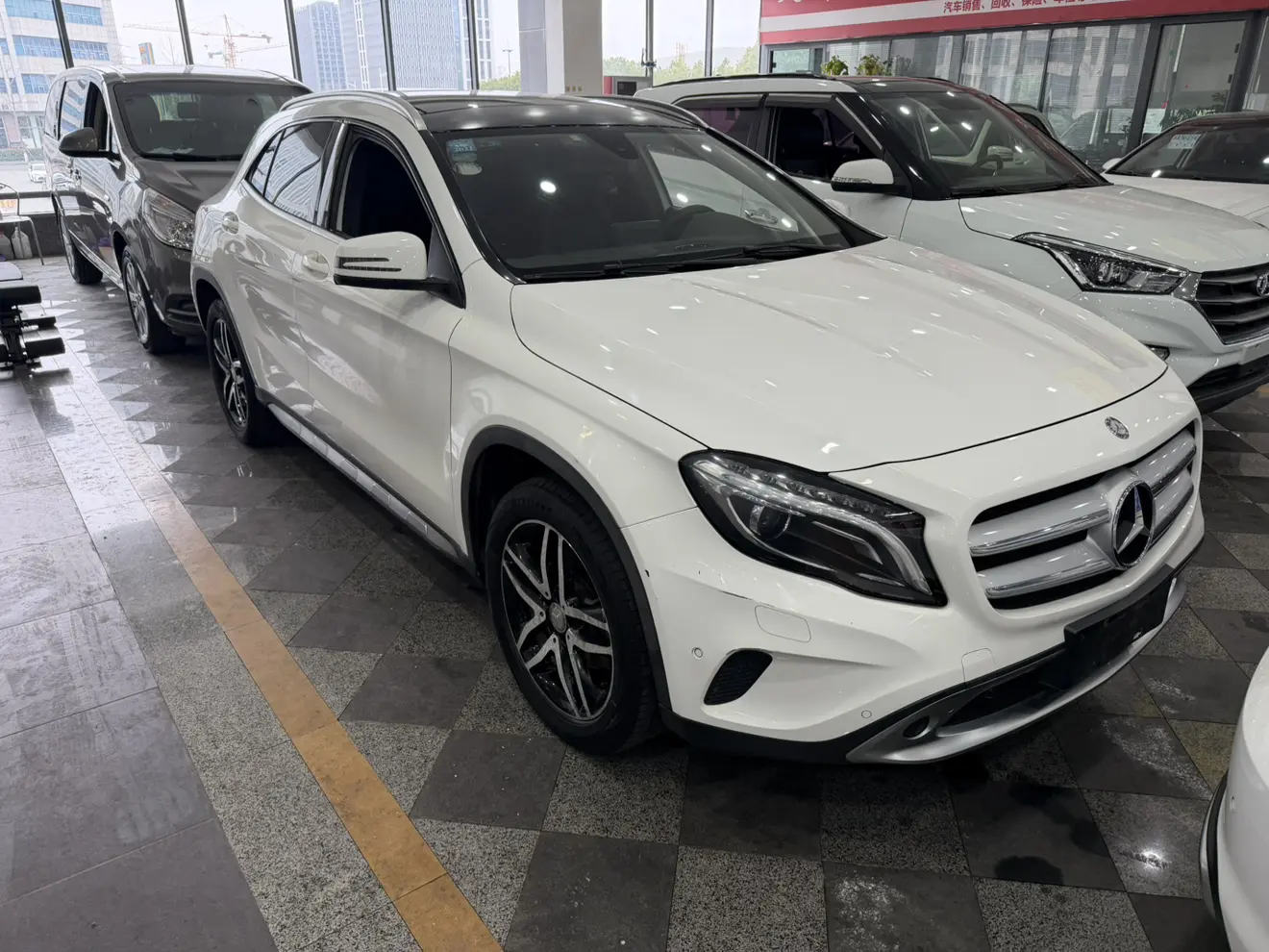 Mercedes-Benz GLA  из Китая