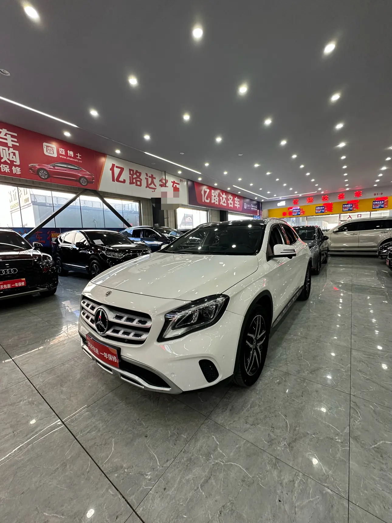 Mercedes-Benz GLA  из Китая