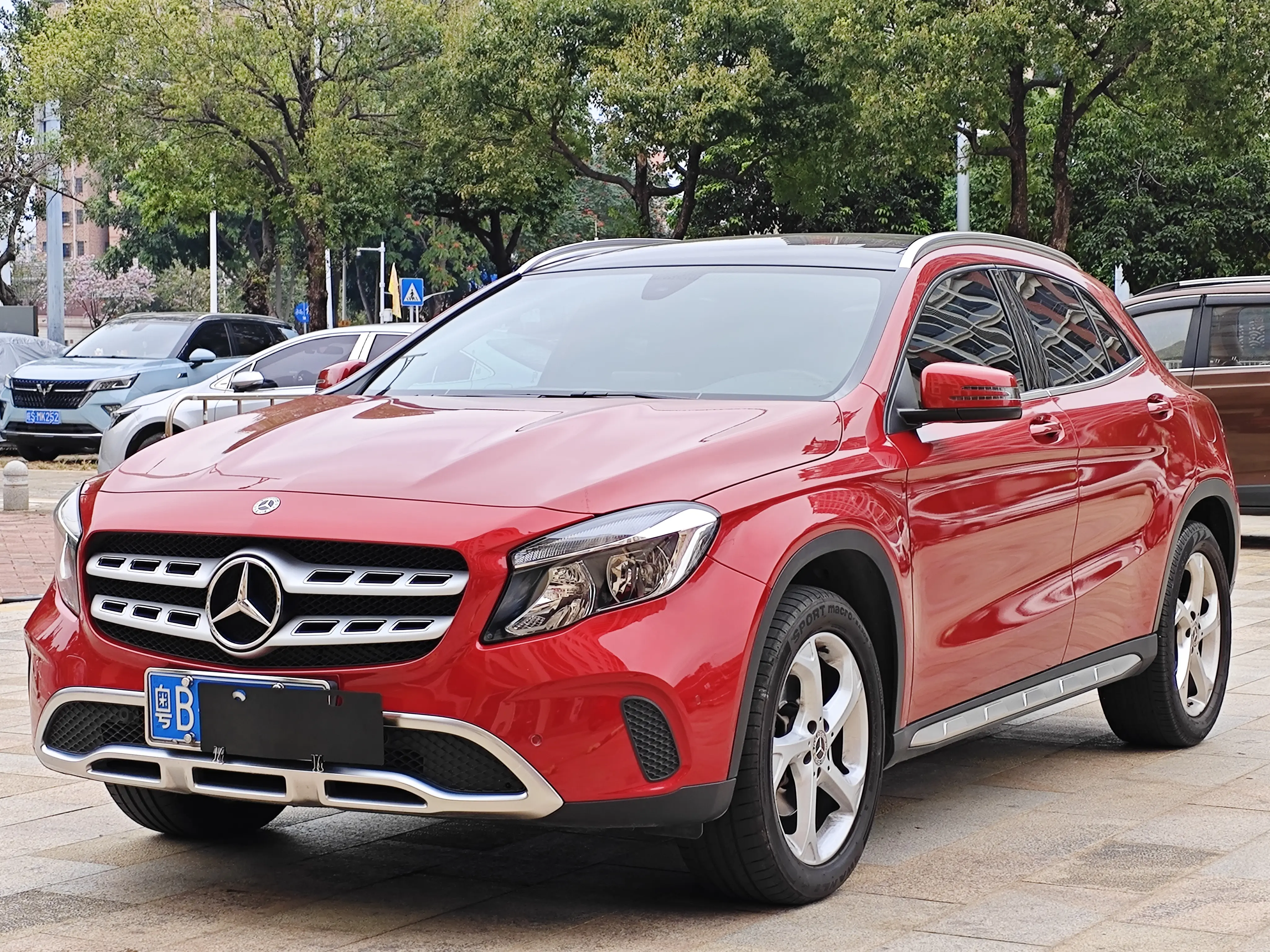 Mercedes-Benz GLA  из Китая