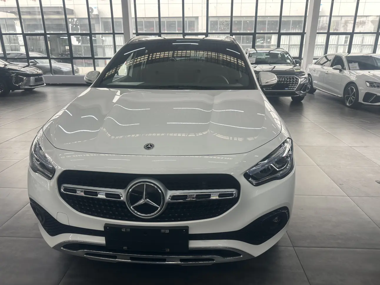 Mercedes-Benz GLA  из Китая