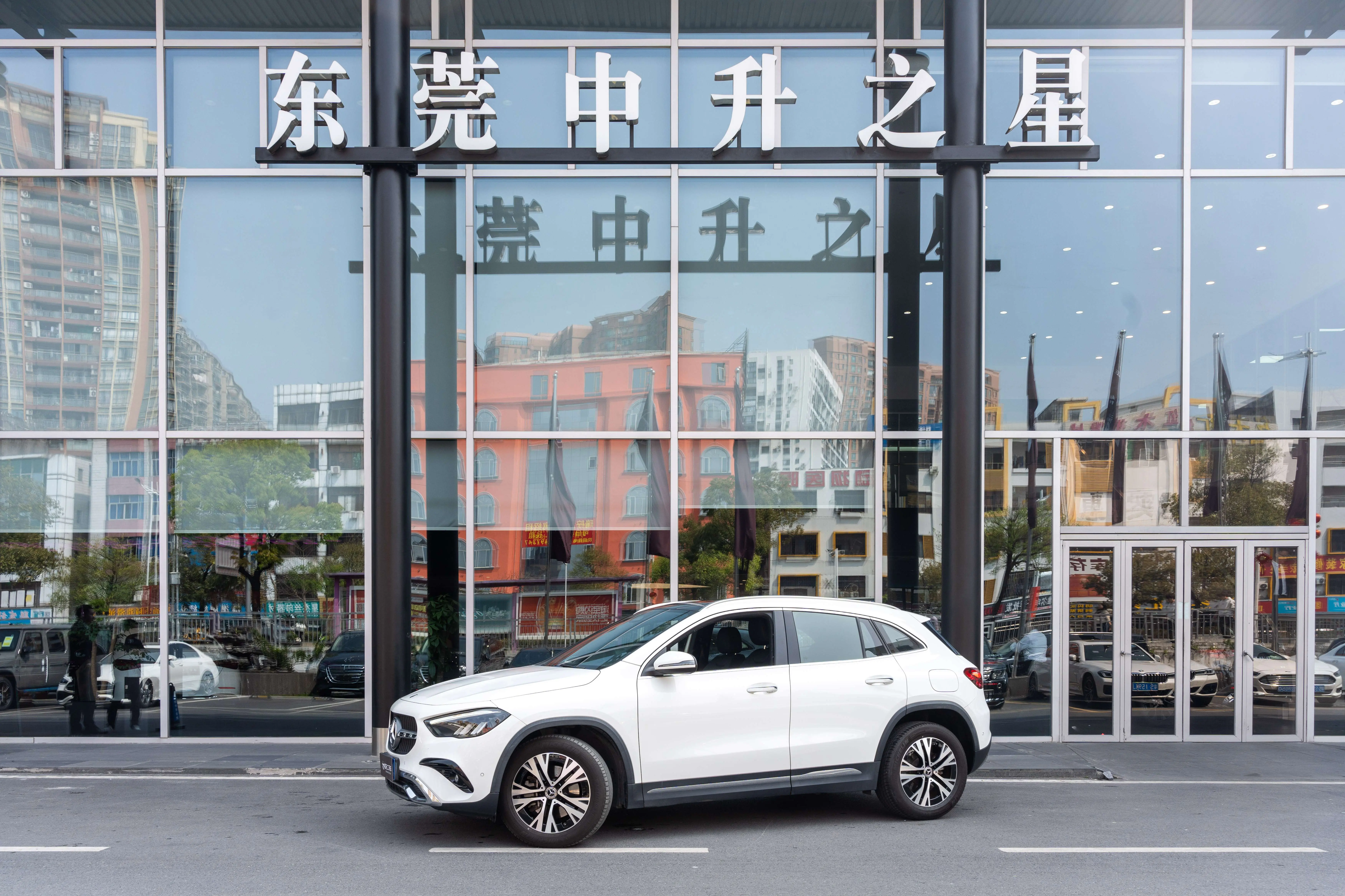 Mercedes-Benz GLA  из Китая