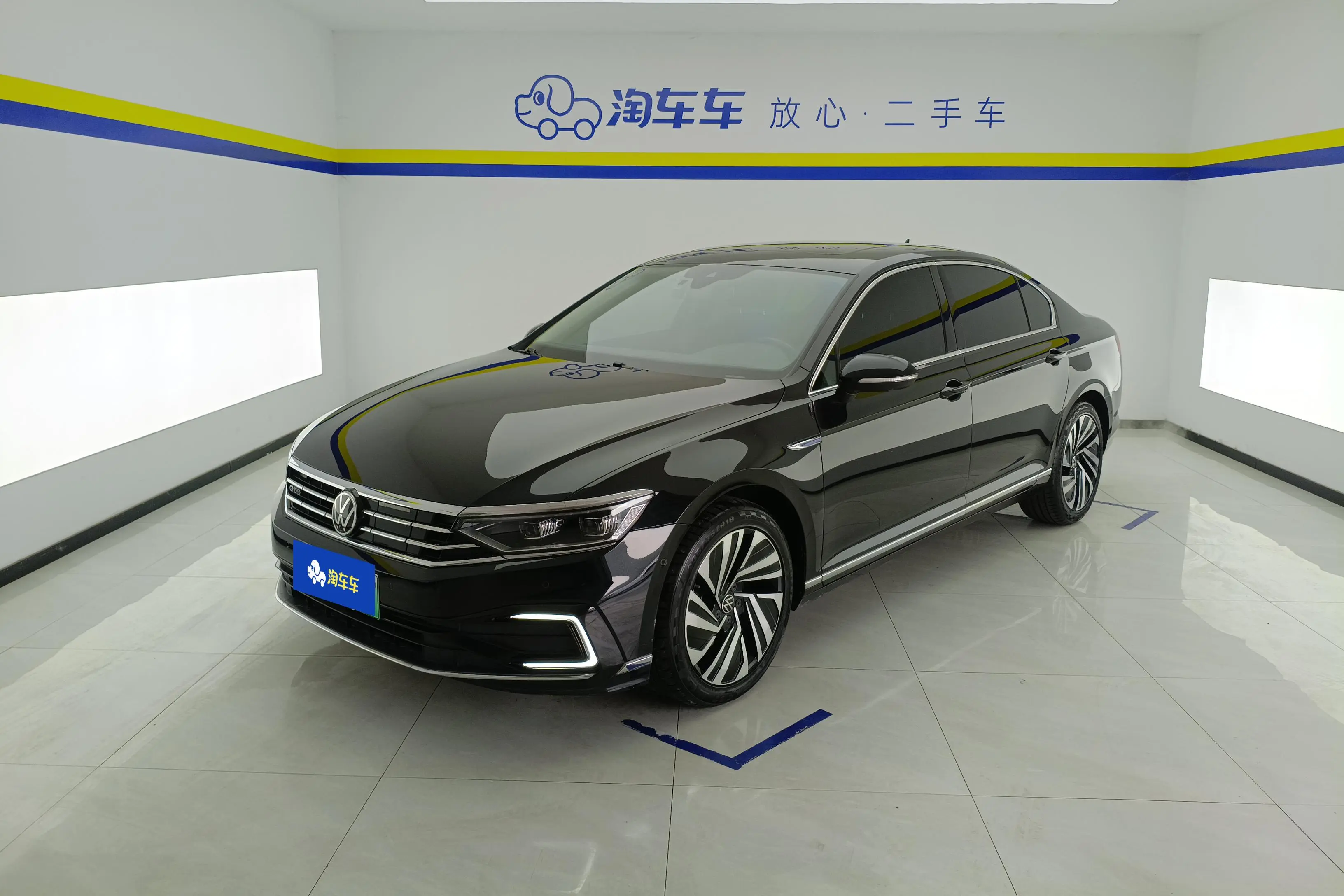 Volkswagen Magotan PHEV  из Китая