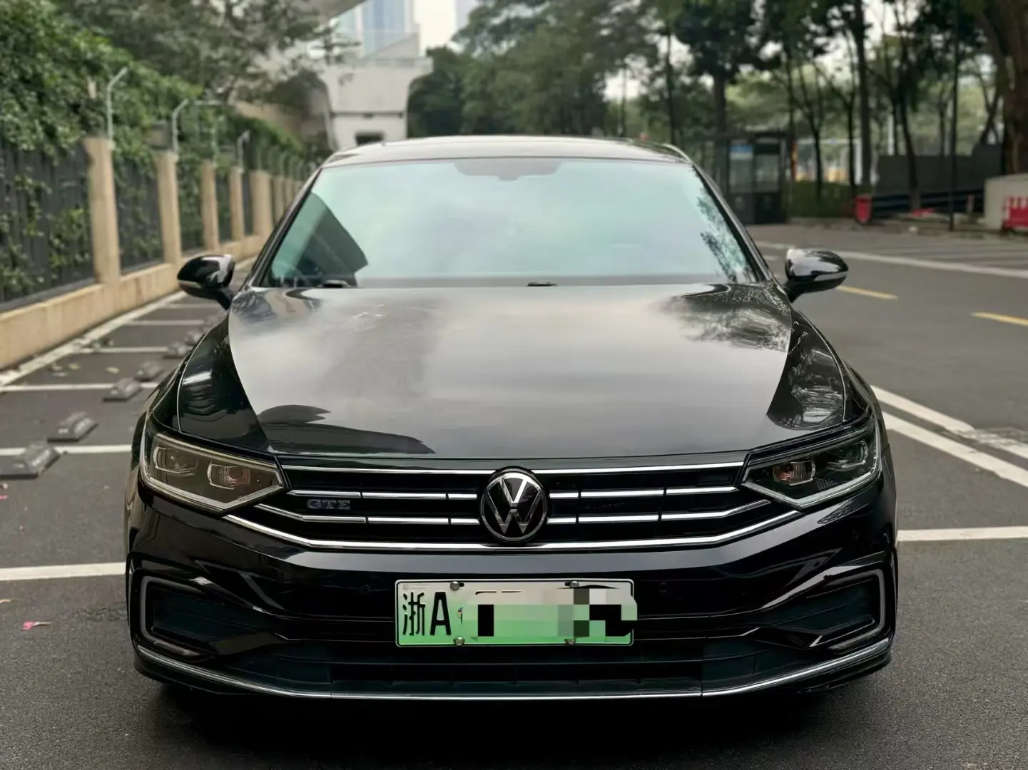 Volkswagen Magotan PHEV  из Китая