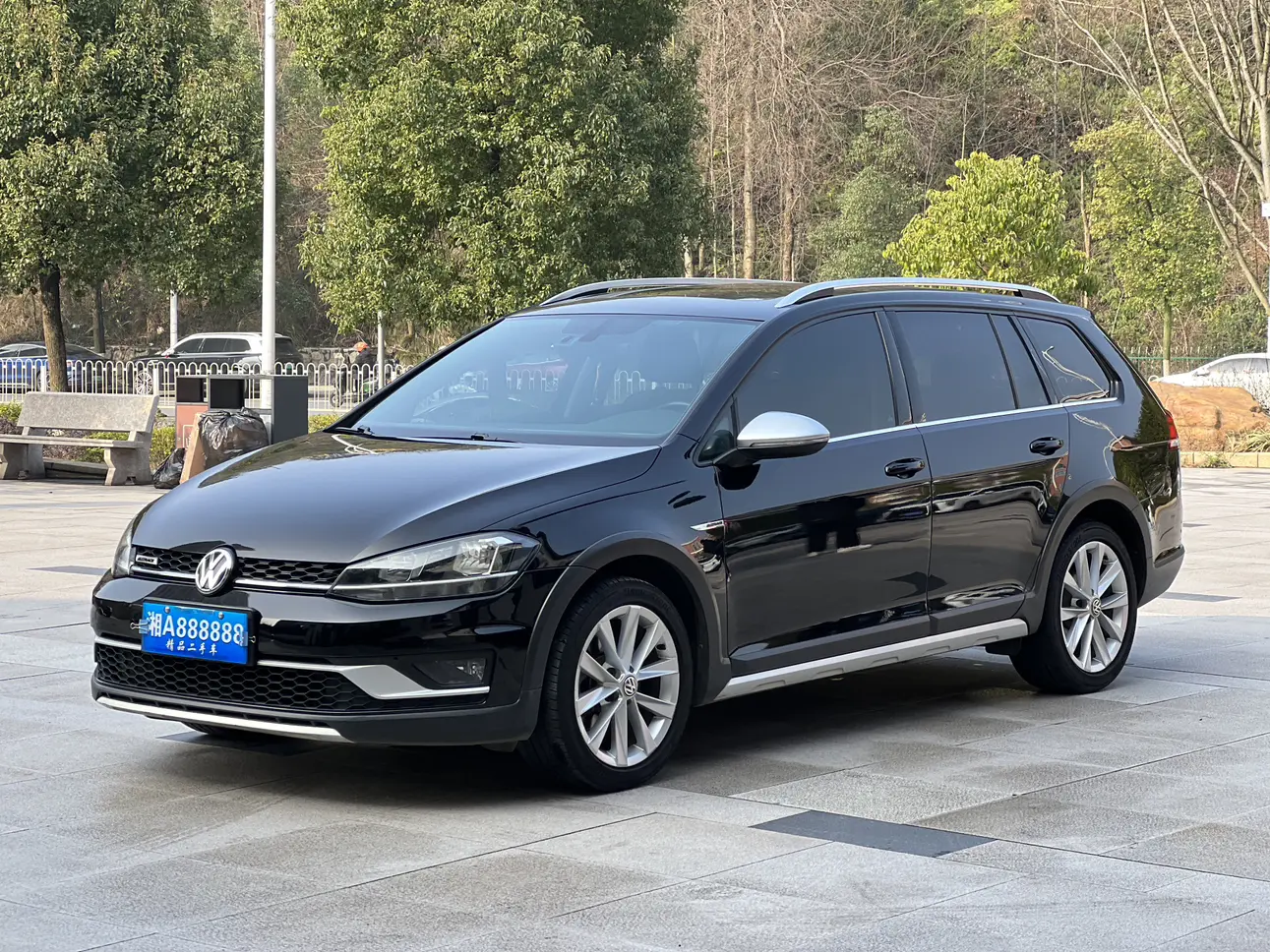 Volkswagen Golf  из Китая