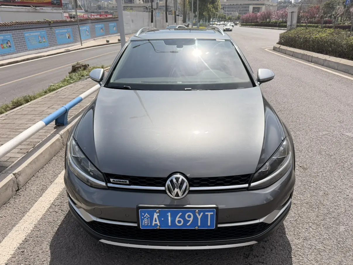 Volkswagen Golf  из Китая