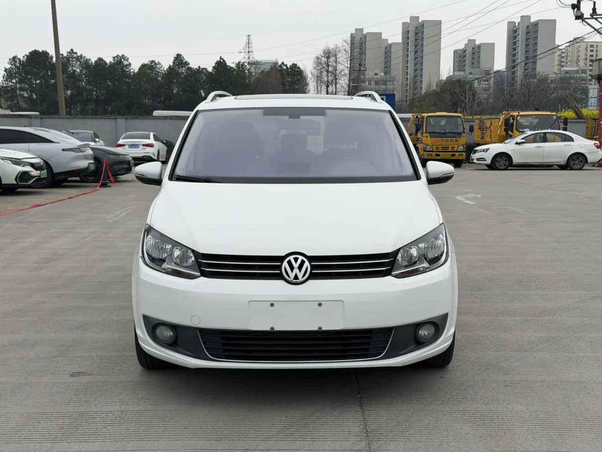 Volkswagen Touran  из Китая