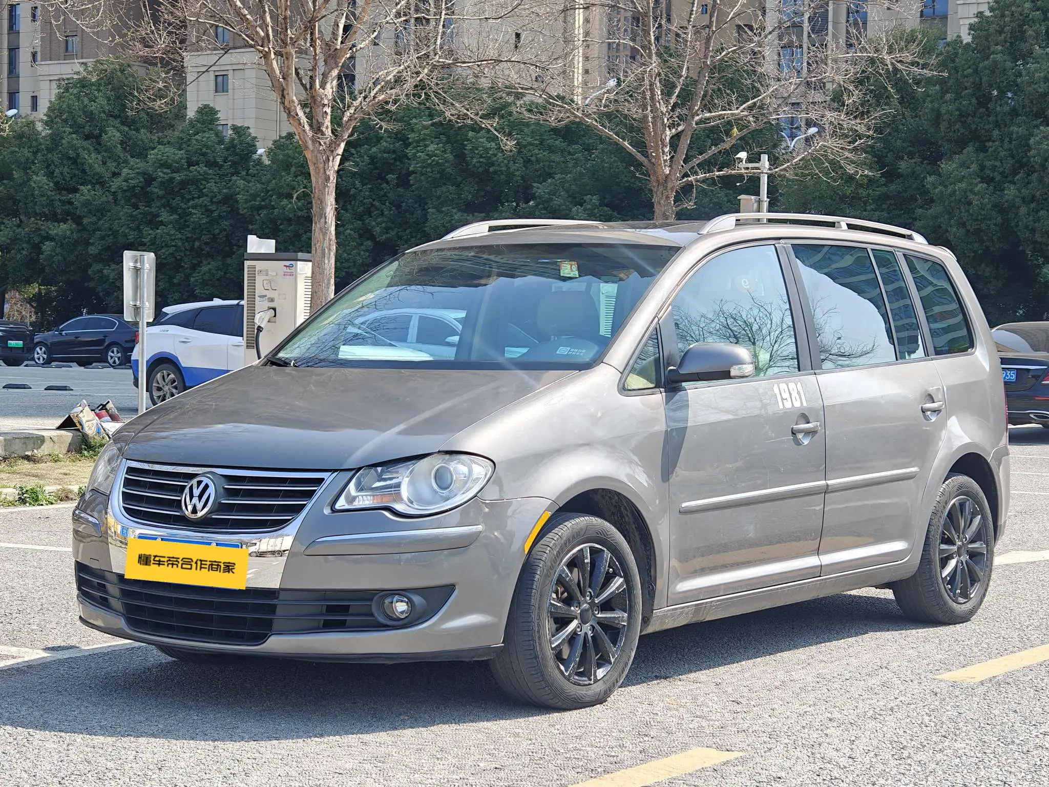 Volkswagen Touran  из Китая
