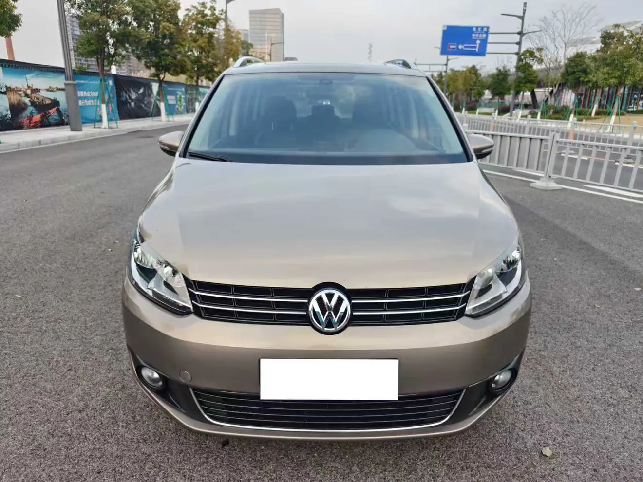 Volkswagen Touran  из Китая
