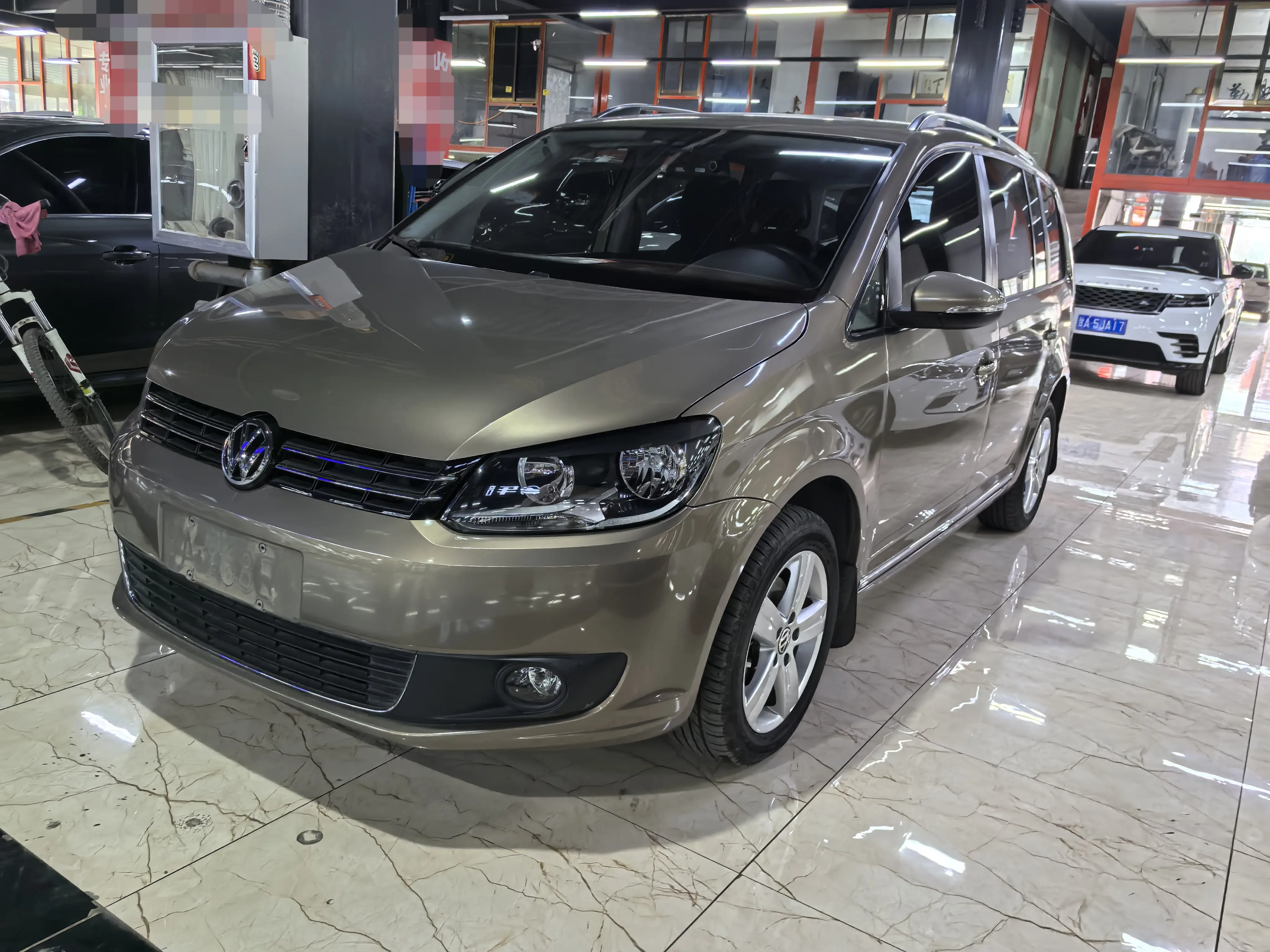 Volkswagen Touran  из Китая