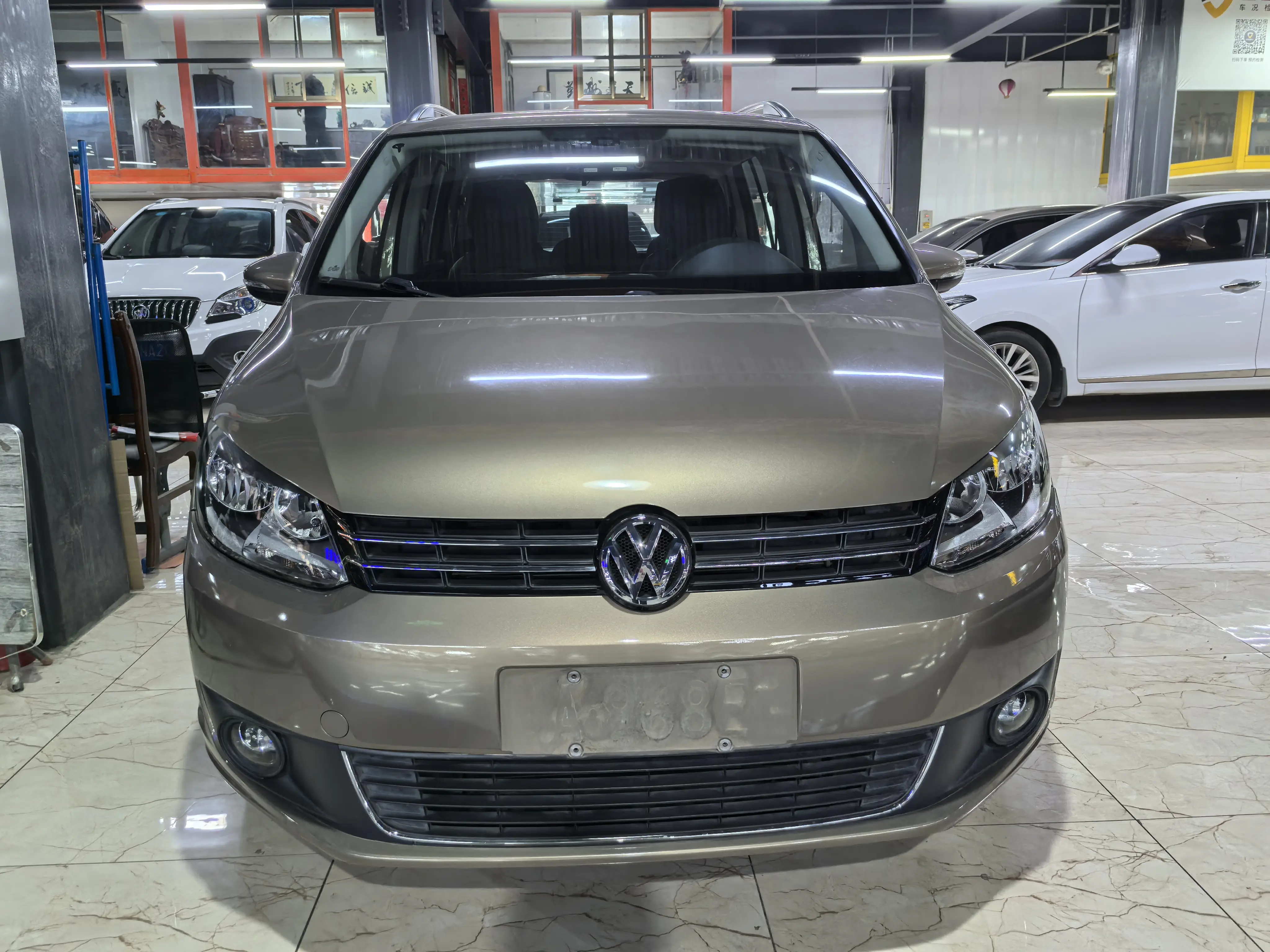 Volkswagen Touran  из Китая