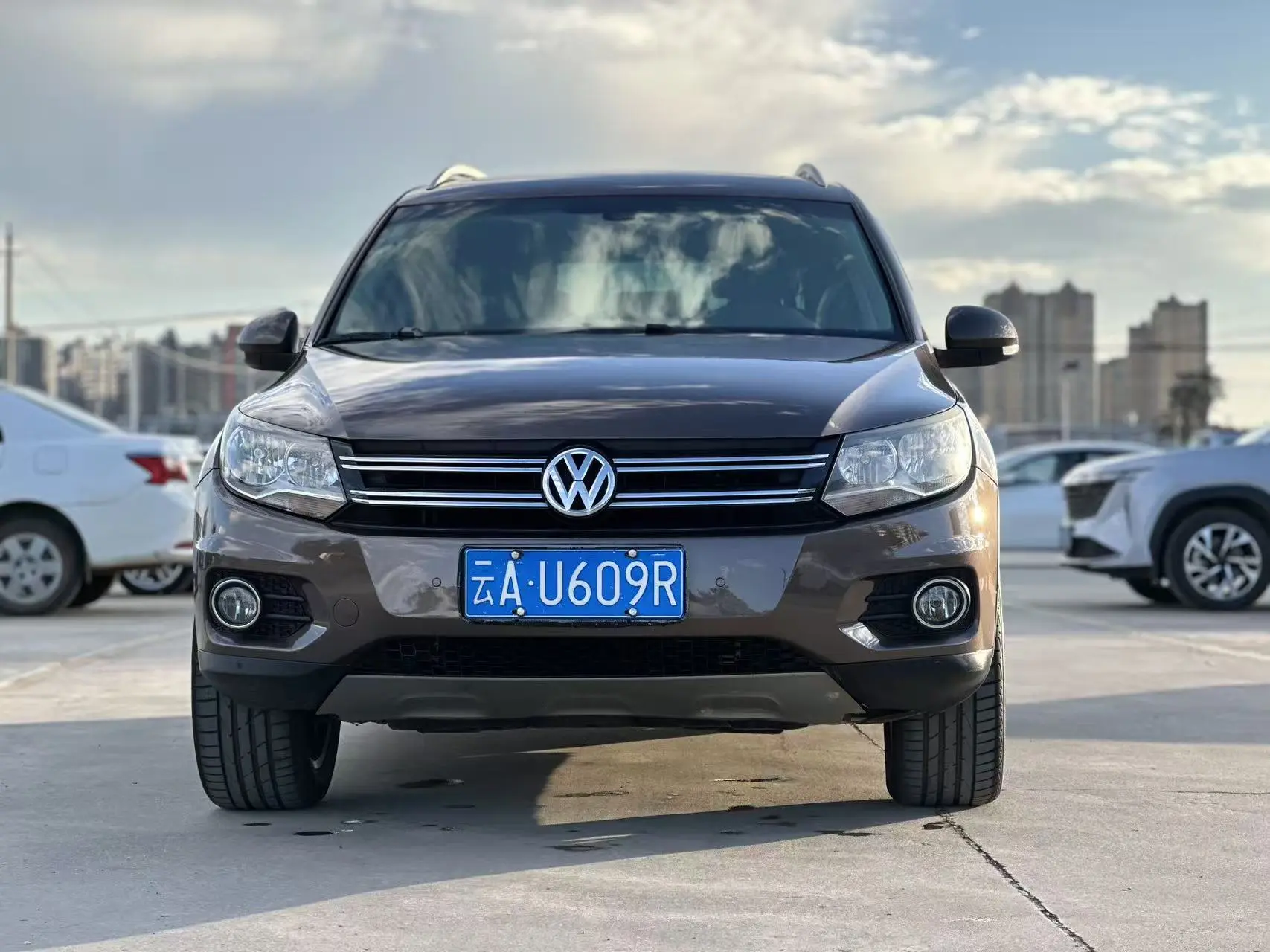 Volkswagen Tiguan (Tharu)  из Китая
