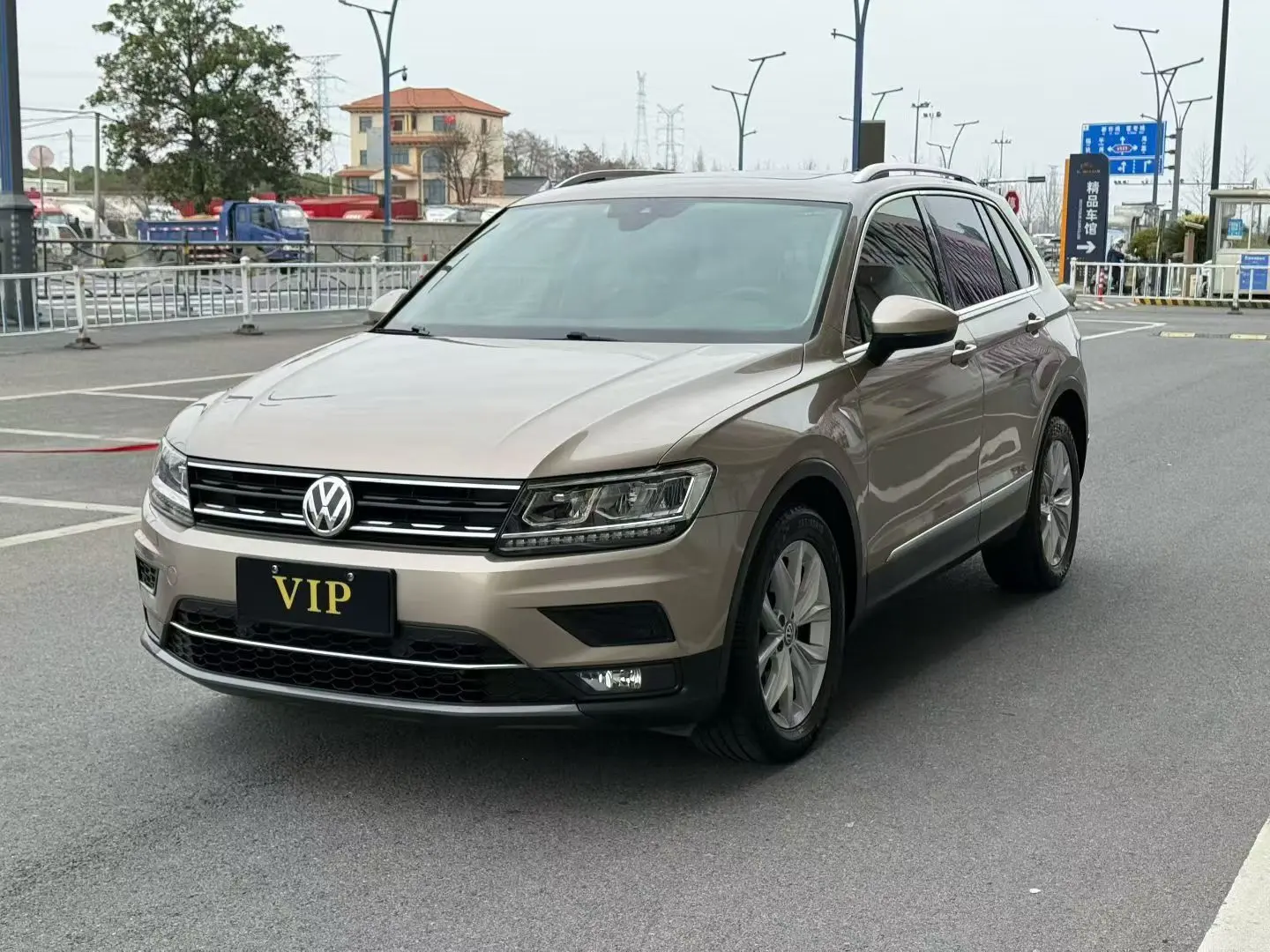 Volkswagen Tiguan (Tharu)  из Китая