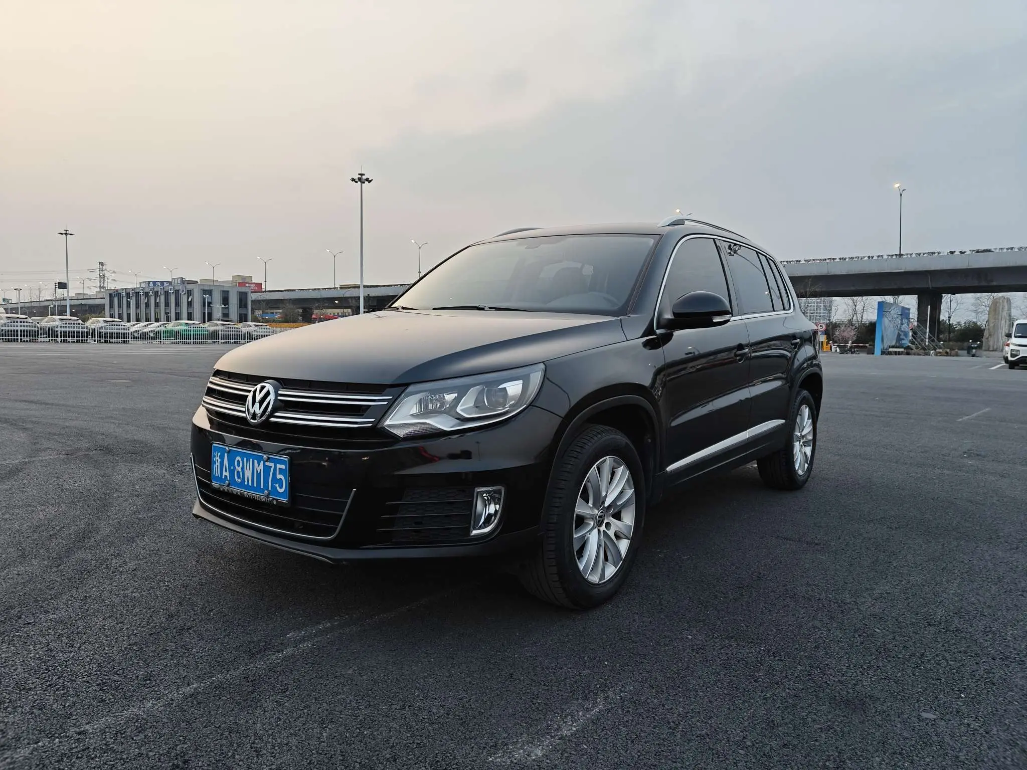 Volkswagen Tiguan (Tharu)  из Китая